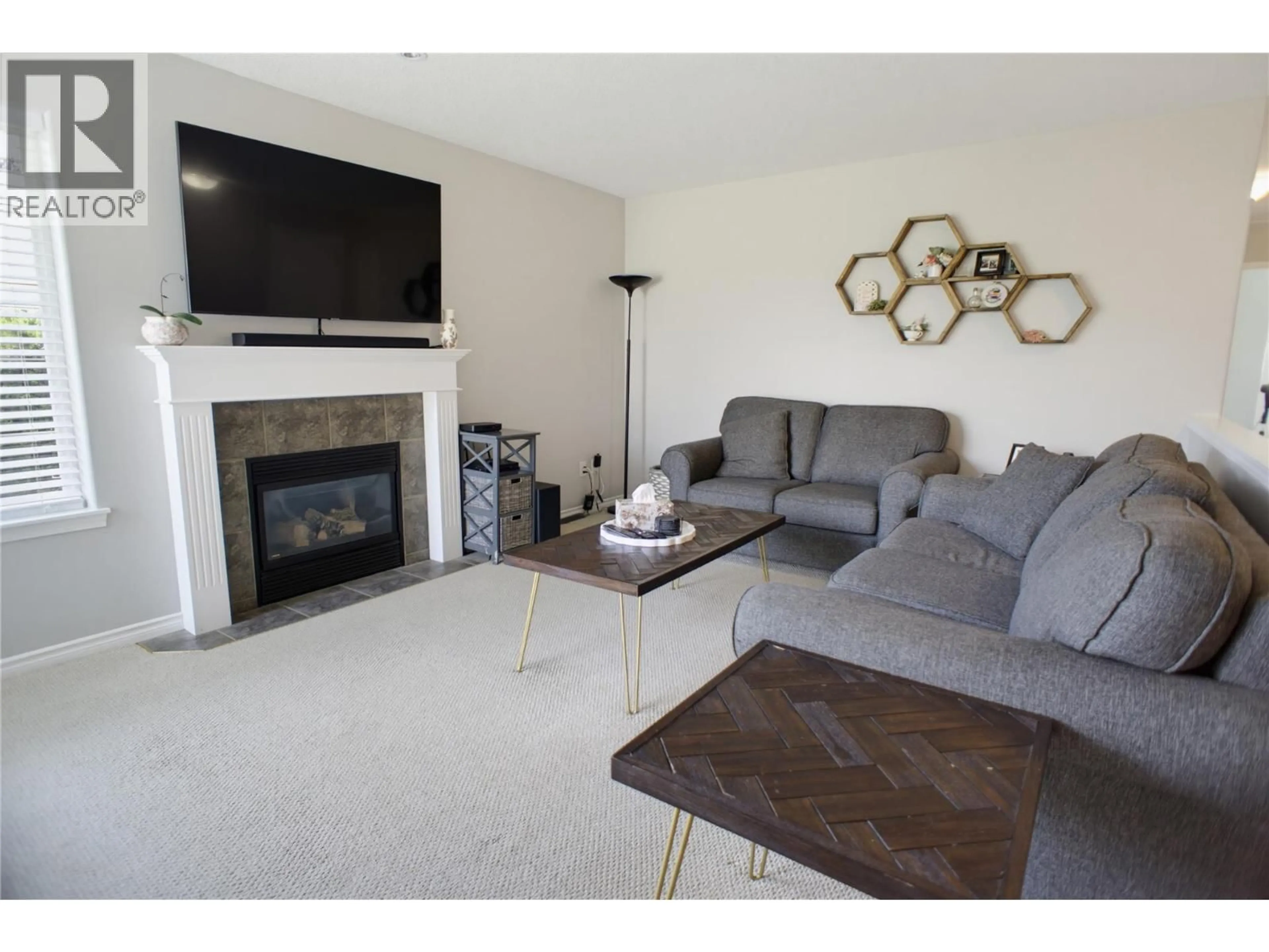 Living room with furniture, unknown for 1149 RAVEN DRIVE, Kamloops British Columbia V2B8P4