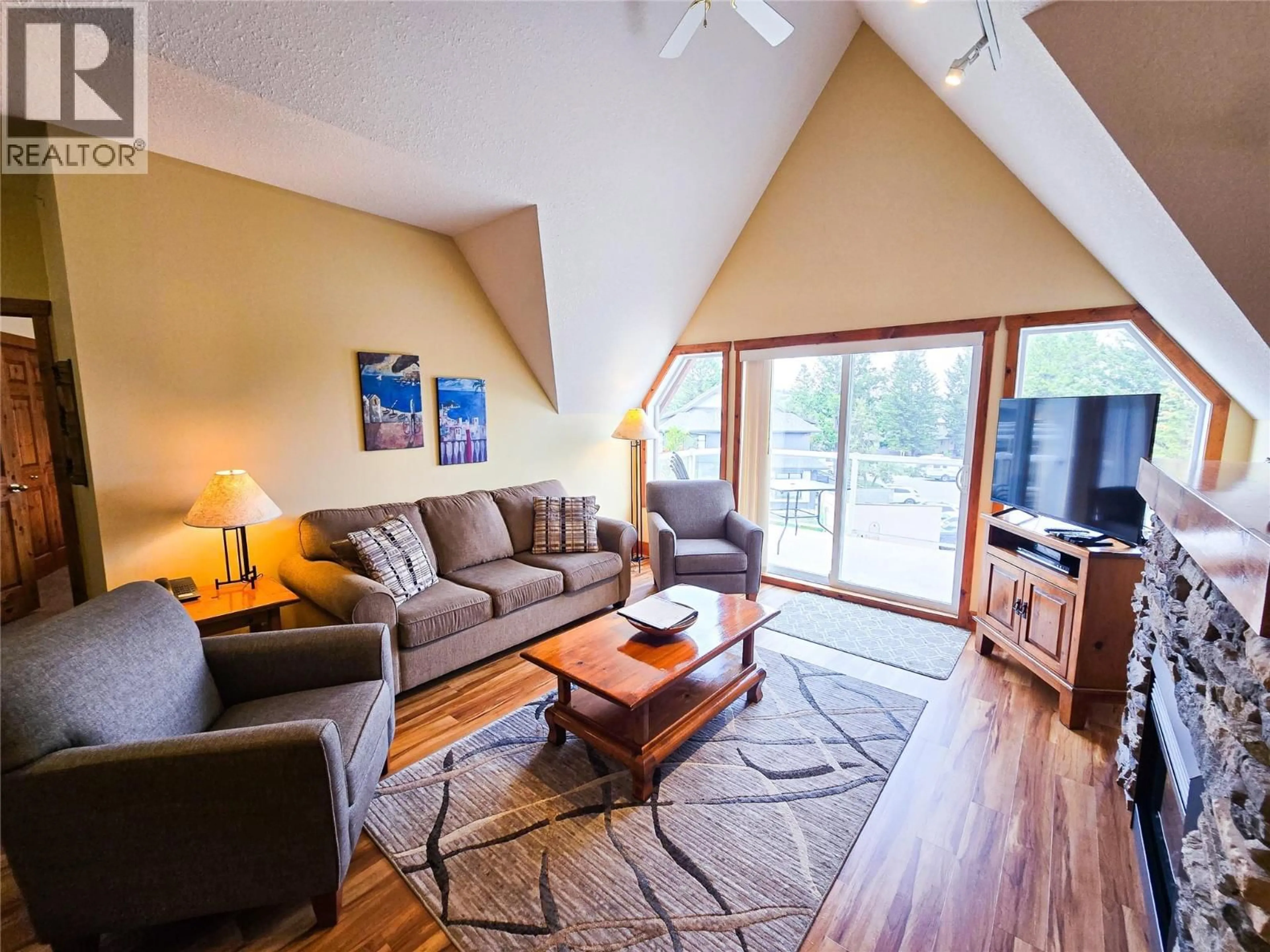 Living room with furniture, unknown for 336I - 701 14A CRESCENT, Invermere British Columbia V0A1K0