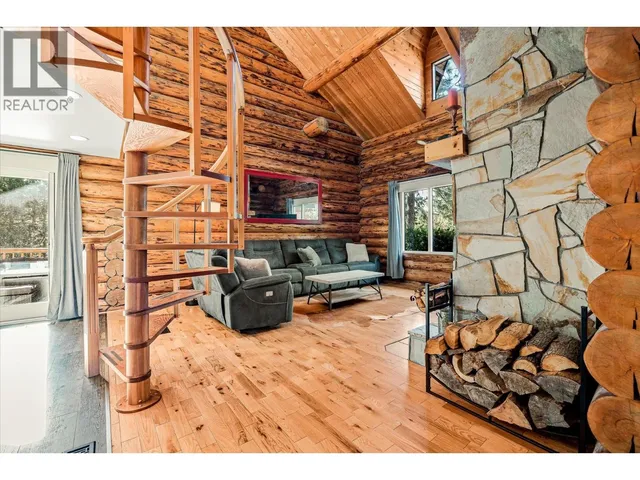 1725 KELOKA DRIVE, West Kelowna 3