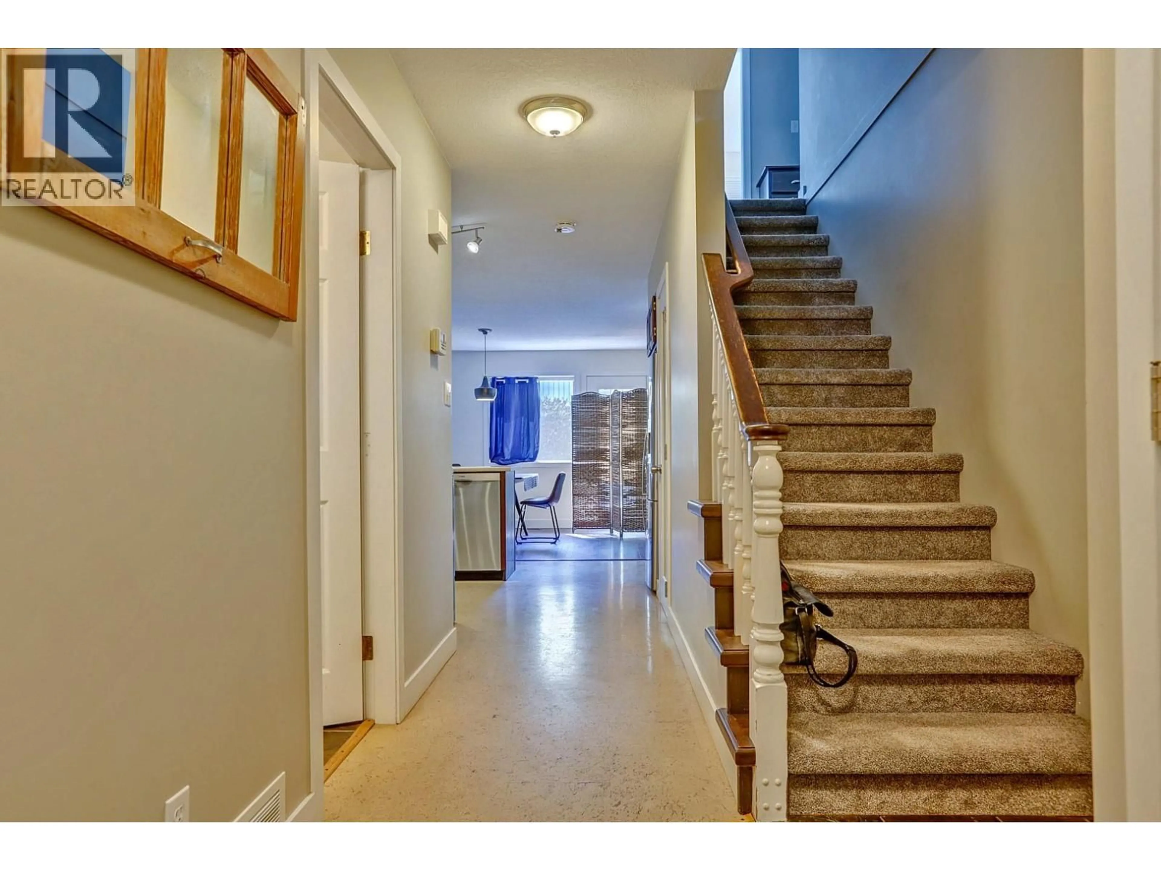 Indoor foyer for 3 - 3600 PLEASANT VALLEY ROAD, Vernon British Columbia V1T4L6