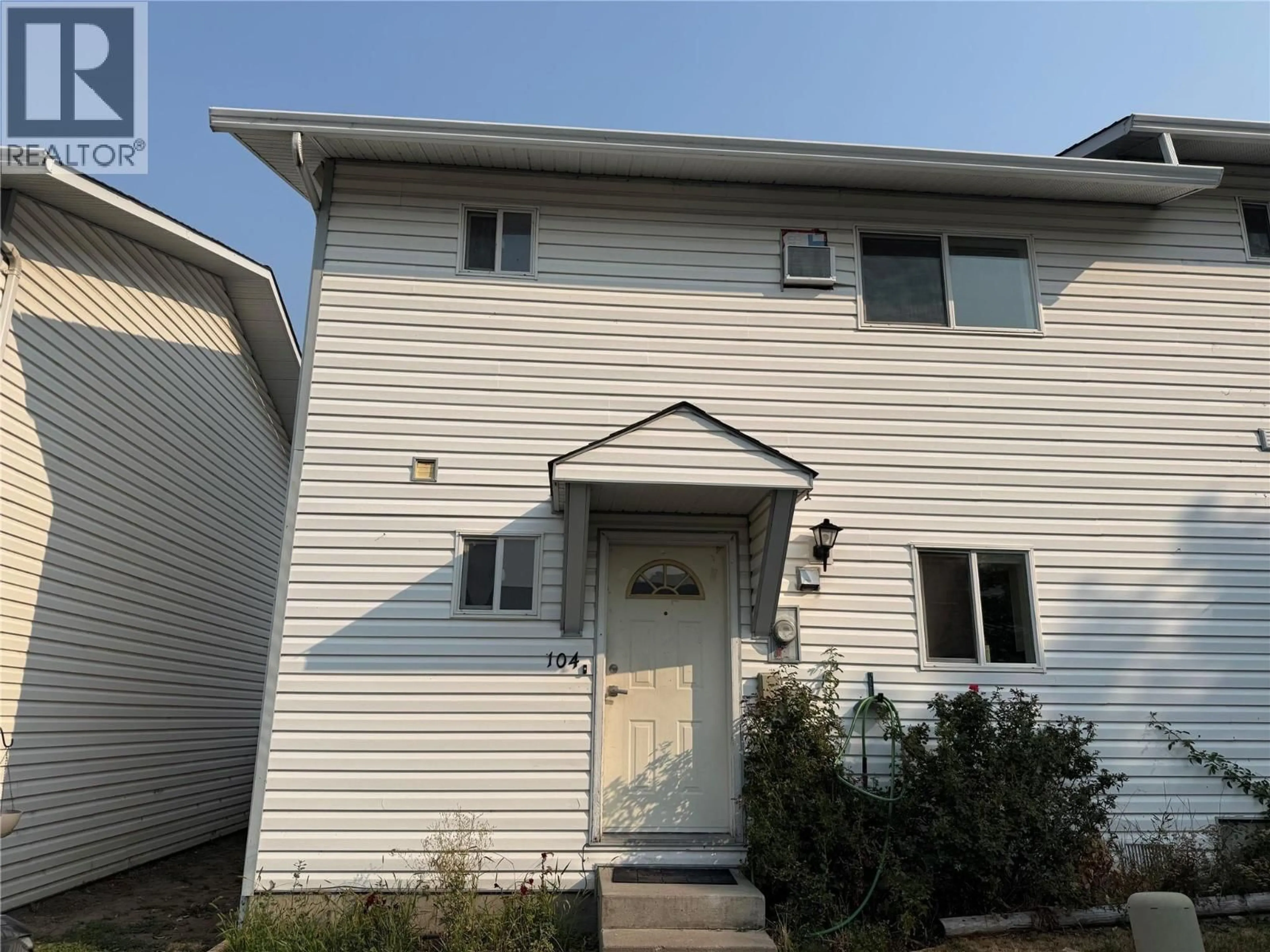Home with vinyl exterior material, street for 104 - 3004 SOUTH MAIN STREET, Penticton British Columbia V2A5J6