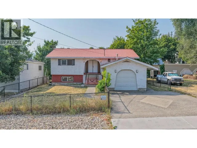718 RUSSELL AVENUE, Enderby 3