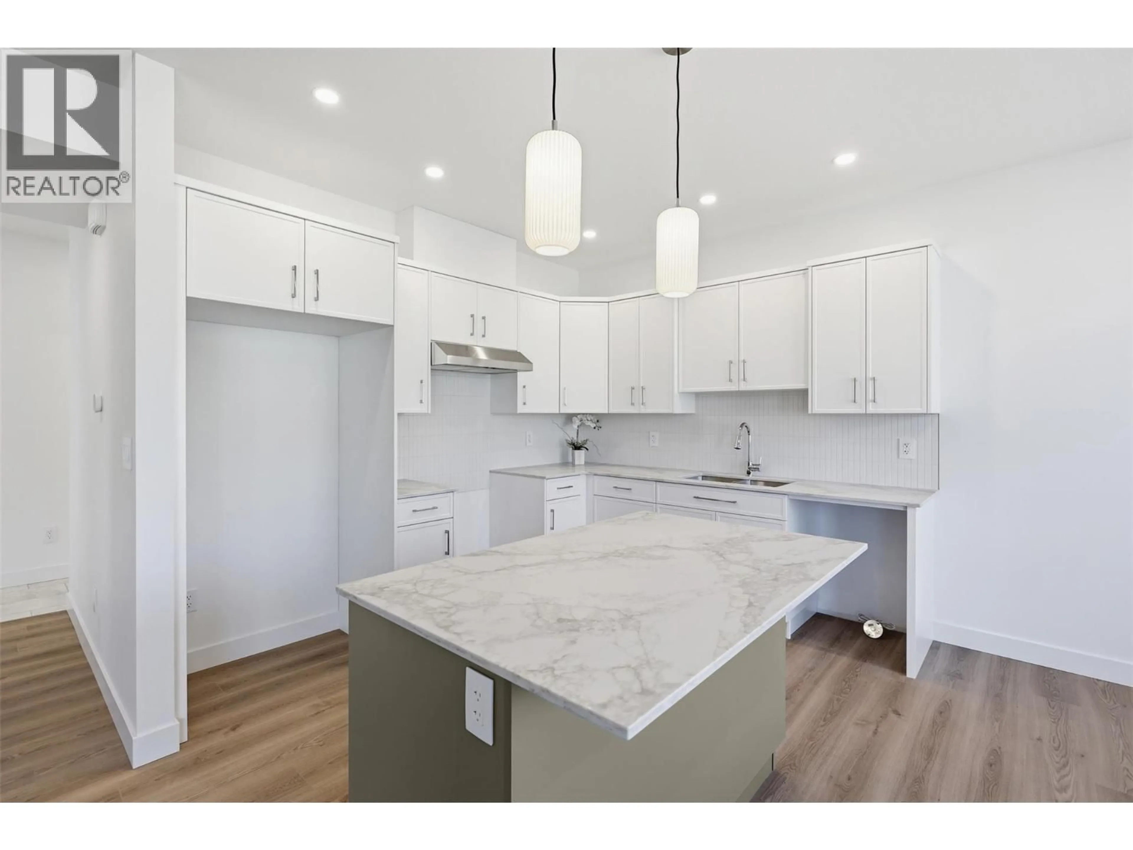 Open concept kitchen, unknown for 146 - 2050 GRASSLANDS BOULEVARD, Kamloops British Columbia V2B0K7