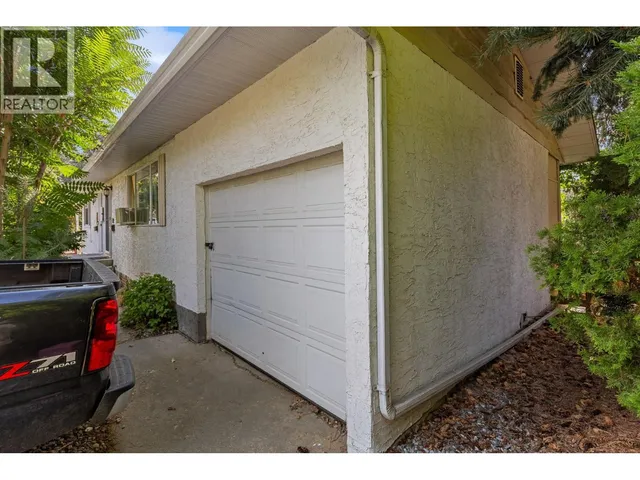 702 FRASER ROAD, Kelowna 3