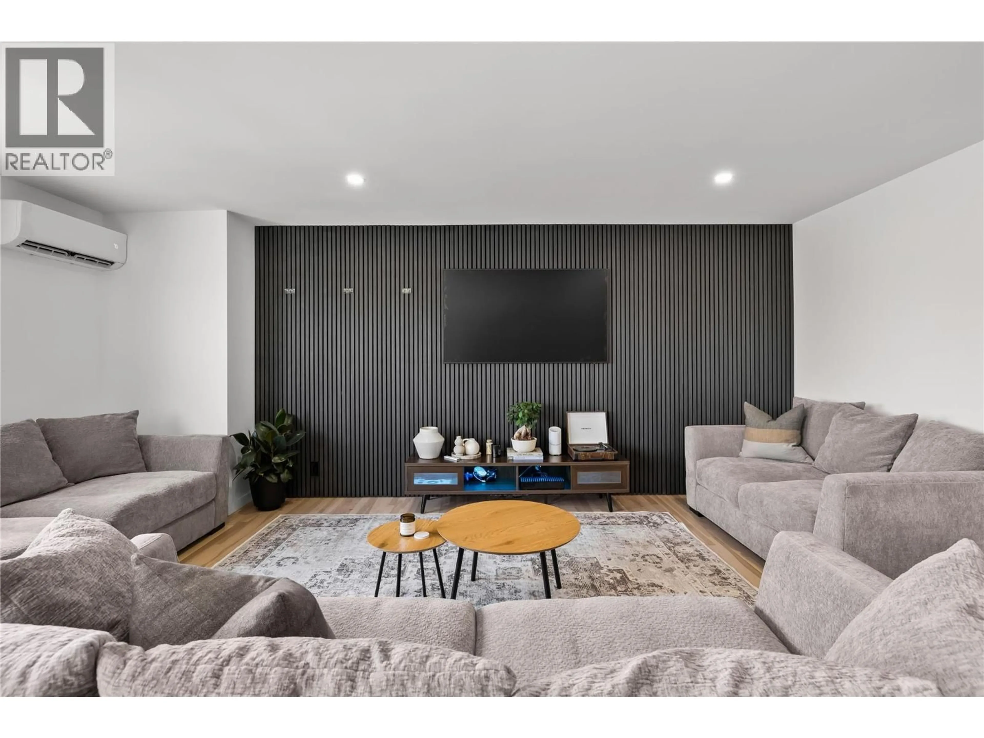 Living room with furniture, unknown for 504 - 1915 PACIFIC COURT, Kelowna British Columbia V1Y8B3