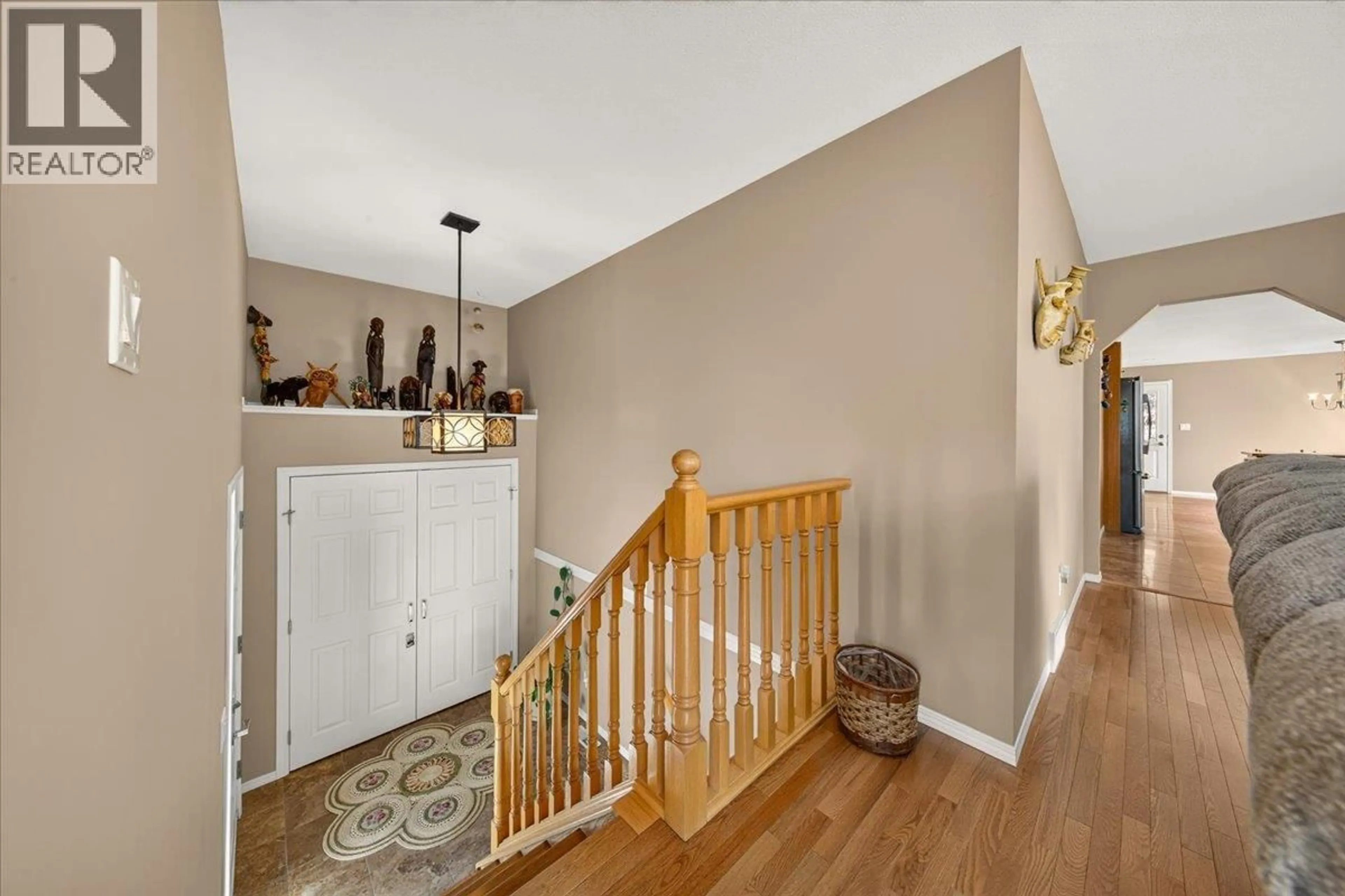 Indoor entryway for 20B WOLF CRESCENT, Windermere British Columbia V0A1K2