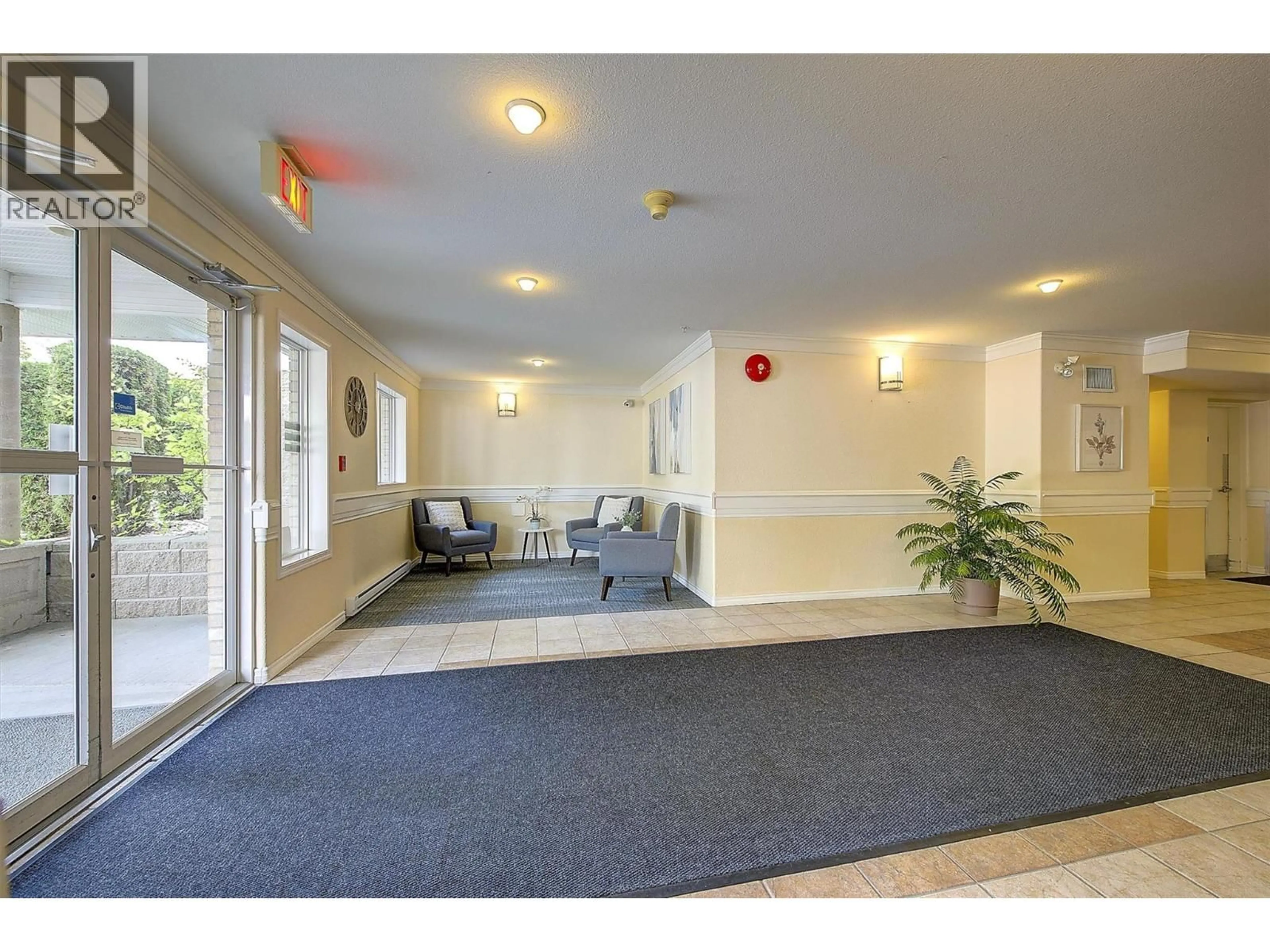 Indoor foyer for 210 - 315 WHITMAN ROAD, Kelowna British Columbia V1V2J4