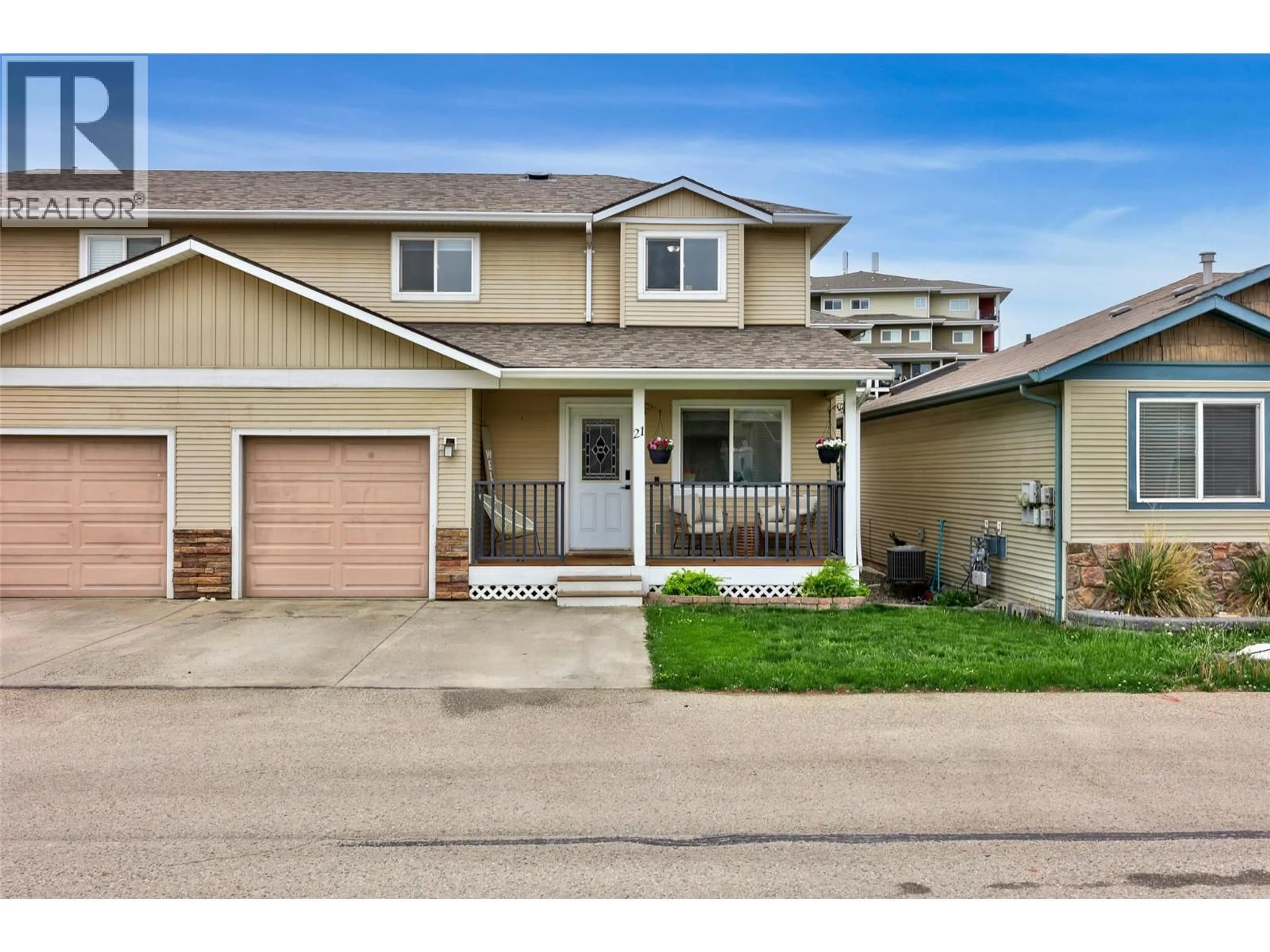 Home with vinyl exterior material, street for 21 - 5200 DALLAS DRIVE, Kamloops British Columbia V2C6Y8
