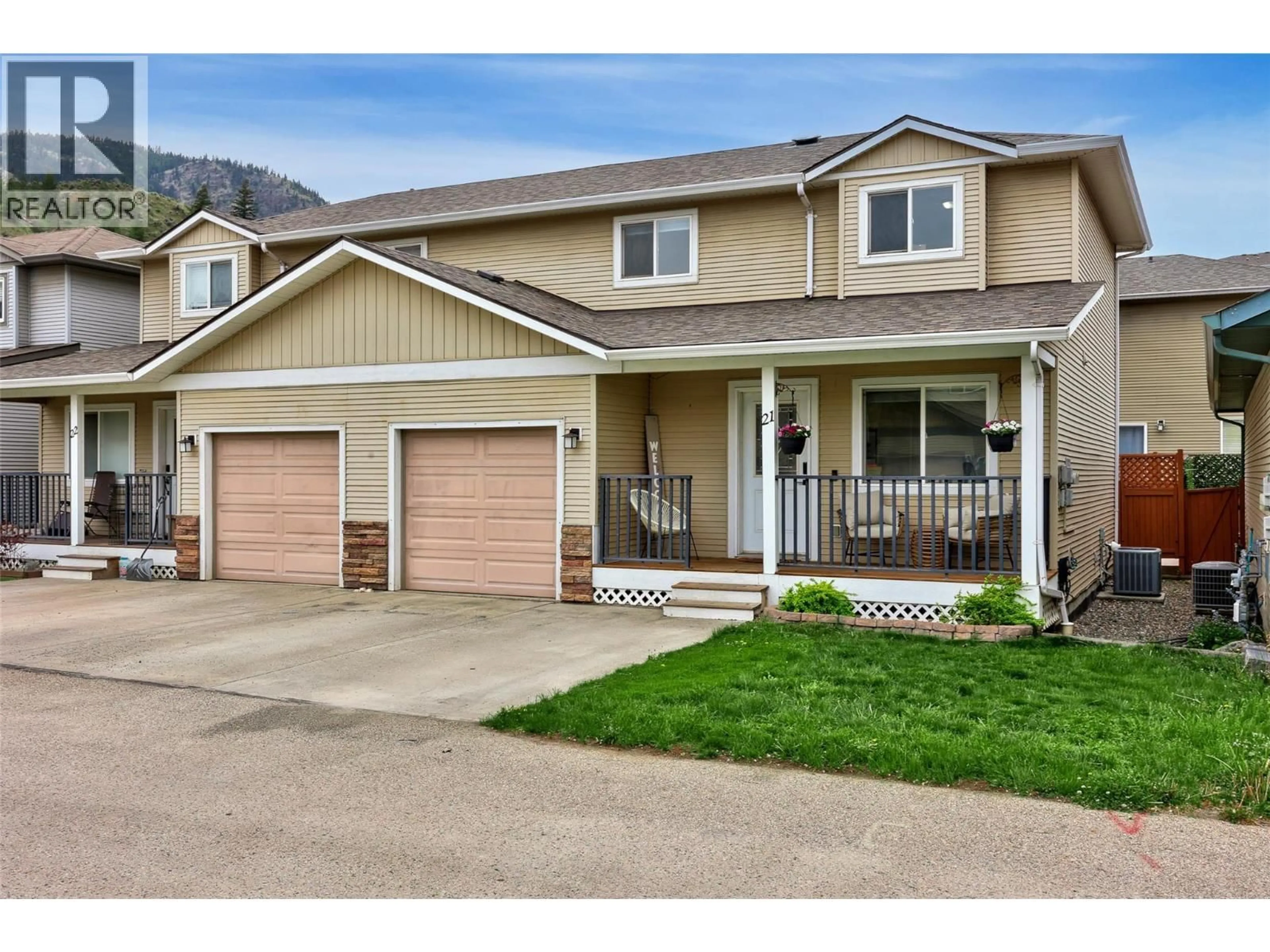 Home with vinyl exterior material, street for 21 - 5200 DALLAS DRIVE, Kamloops British Columbia V2C6Y8
