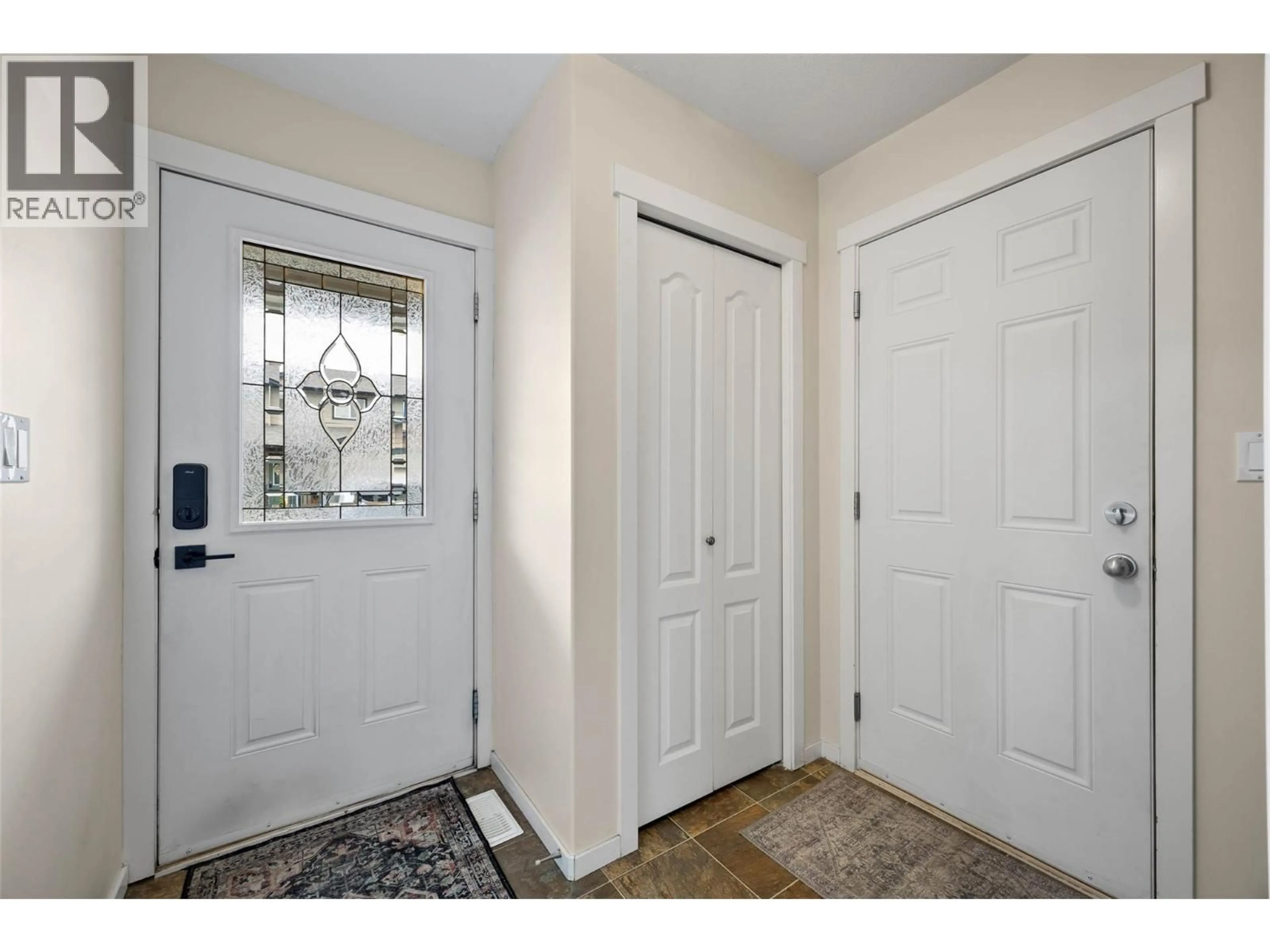 Indoor entryway for 21 - 5200 DALLAS DRIVE, Kamloops British Columbia V2C6Y8