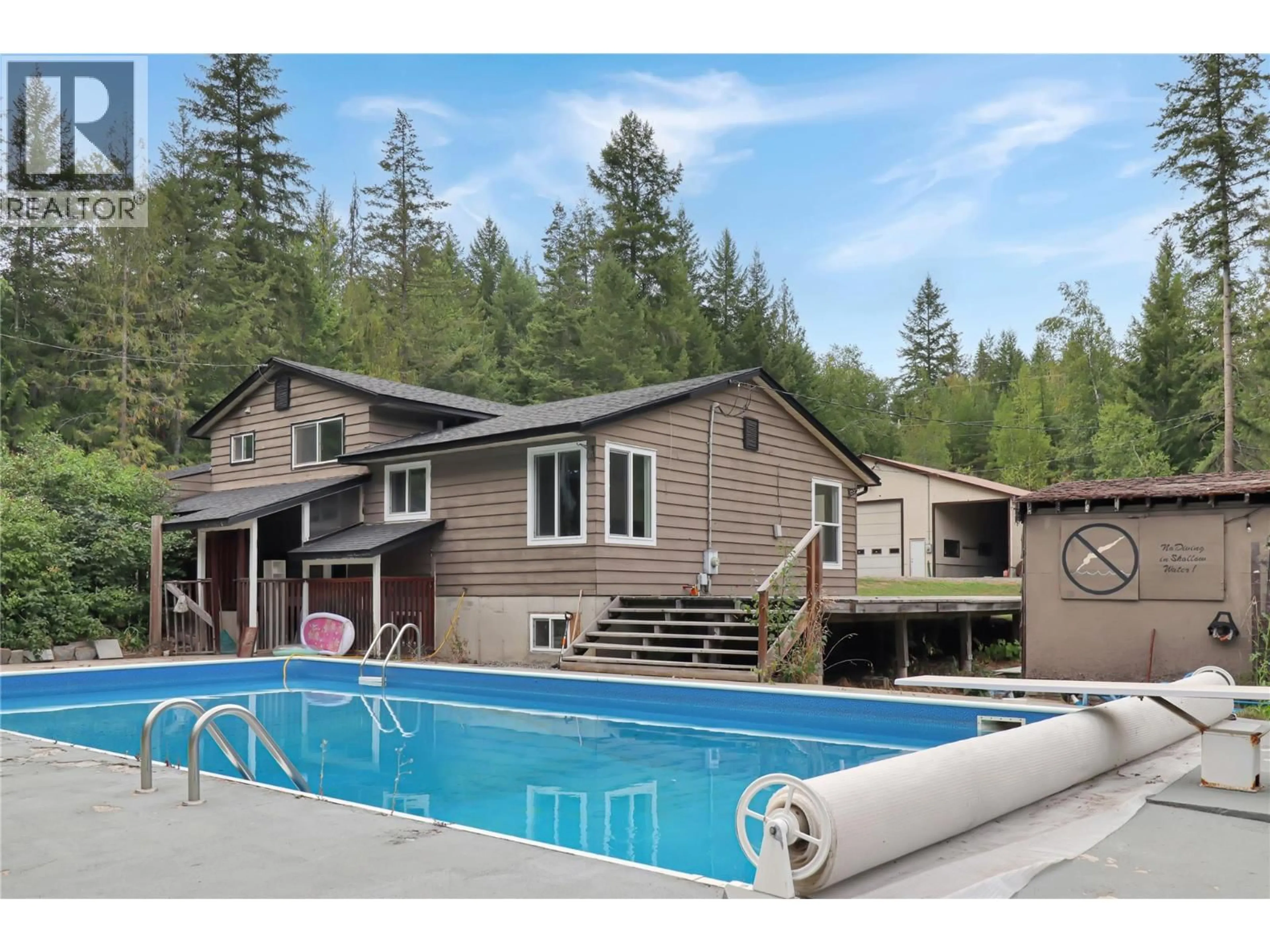 Home with vinyl exterior material, water/lake/river/ocean view for 208 SCHMIDT ROAD, Clearwater British Columbia V0E1N2