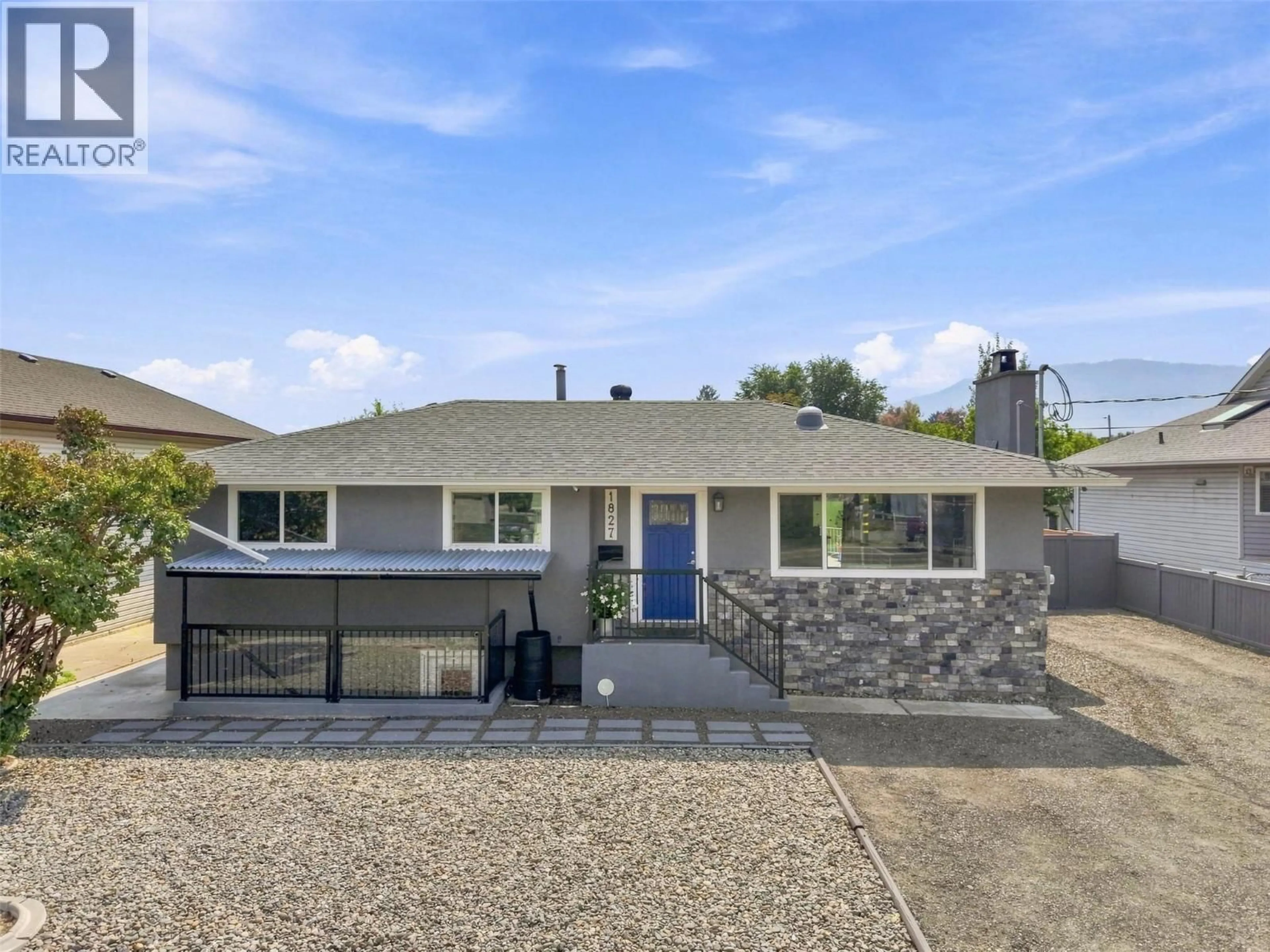 Home with vinyl exterior material, street for 1827 PARKCREST AVENUE, Kamloops British Columbia V2B4W8
