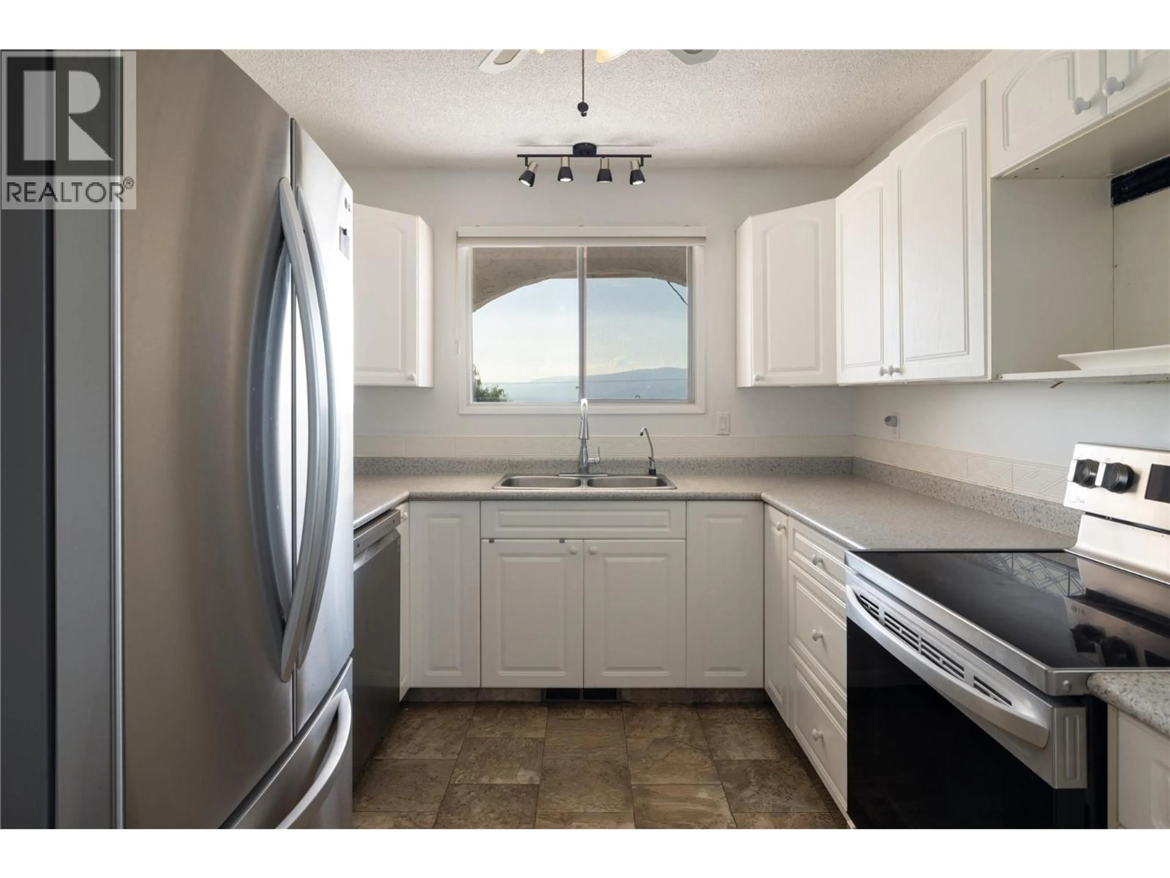 Standard kitchen, unknown for 1035 TOOVEY ROAD, Kelowna British Columbia V1X6R2