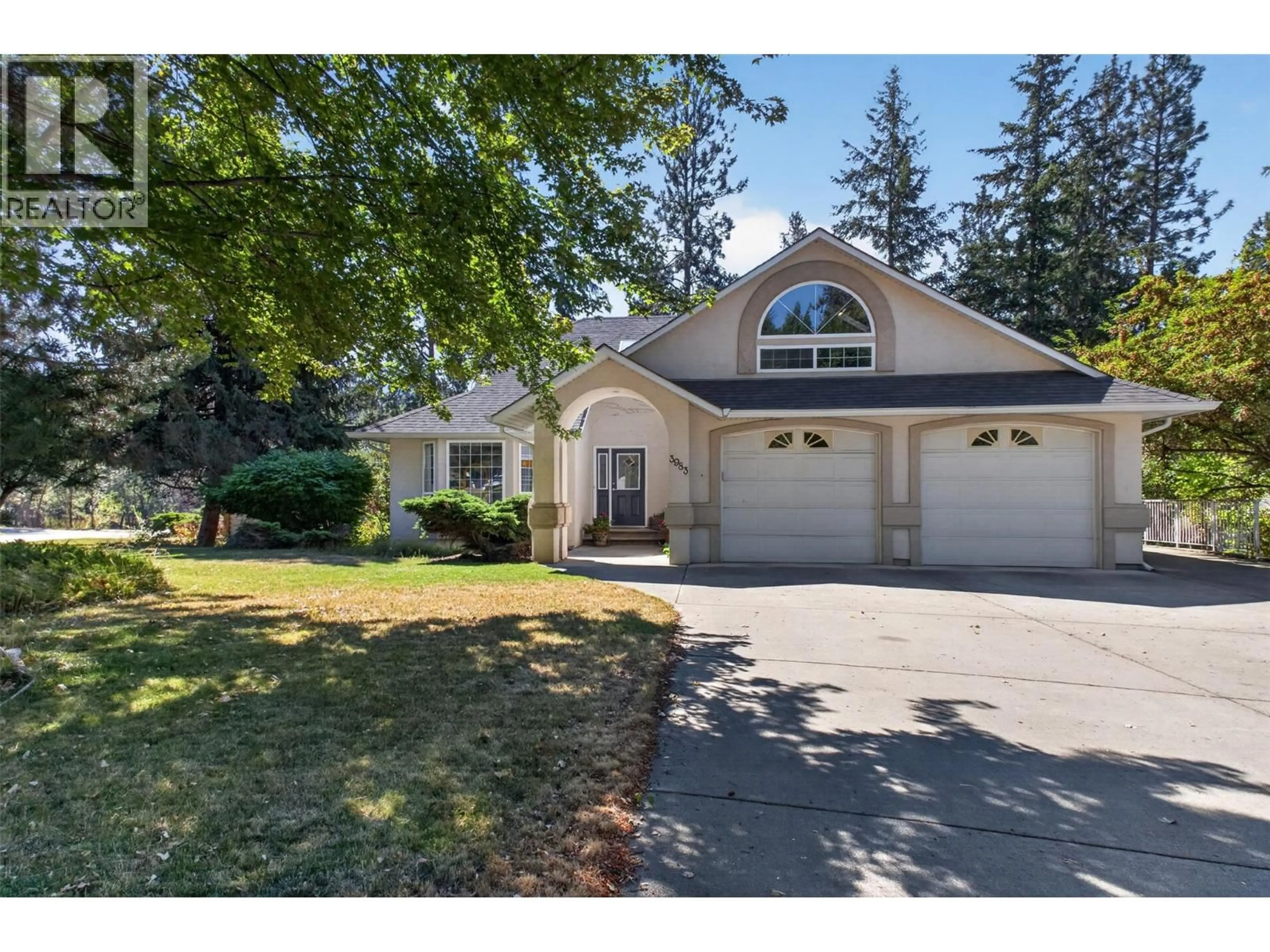 Home with vinyl exterior material, street for 3983 LAKEVALE PLACE, Kelowna British Columbia V1W3Z5