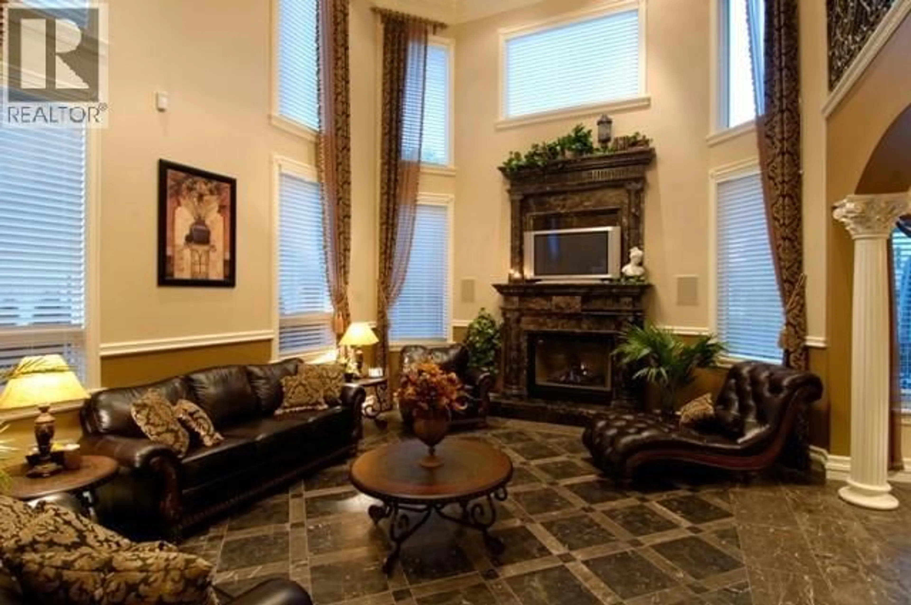 Lobby for 3517 LAKESHORE ROAD, Kelowna British Columbia V1W3K1