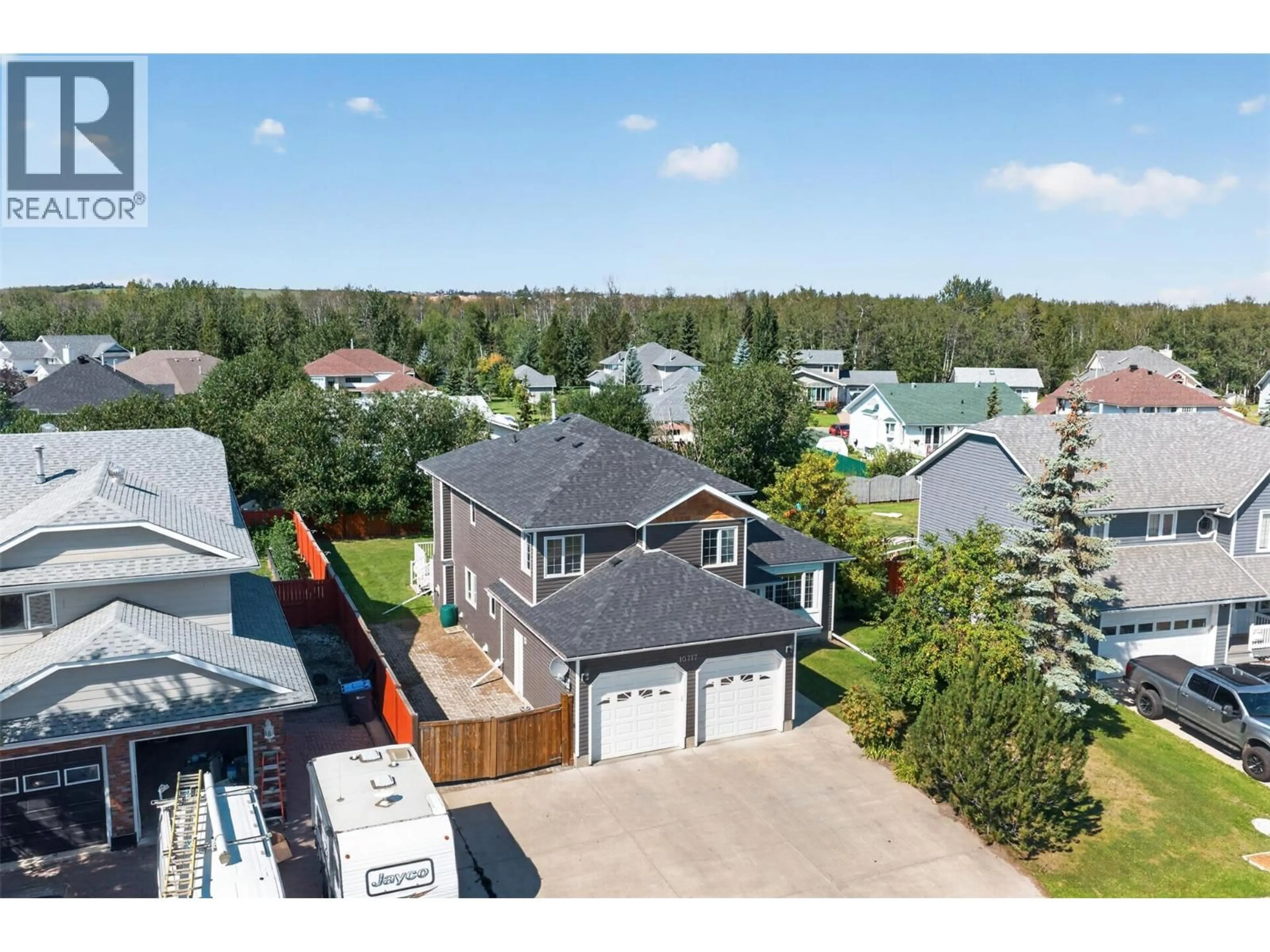 A pic from outside/outdoor area/front of a property/back of a property/a pic from drone, street for 10717 COTTONWOOD CRESCENT, Dawson Creek British Columbia V1G4E4