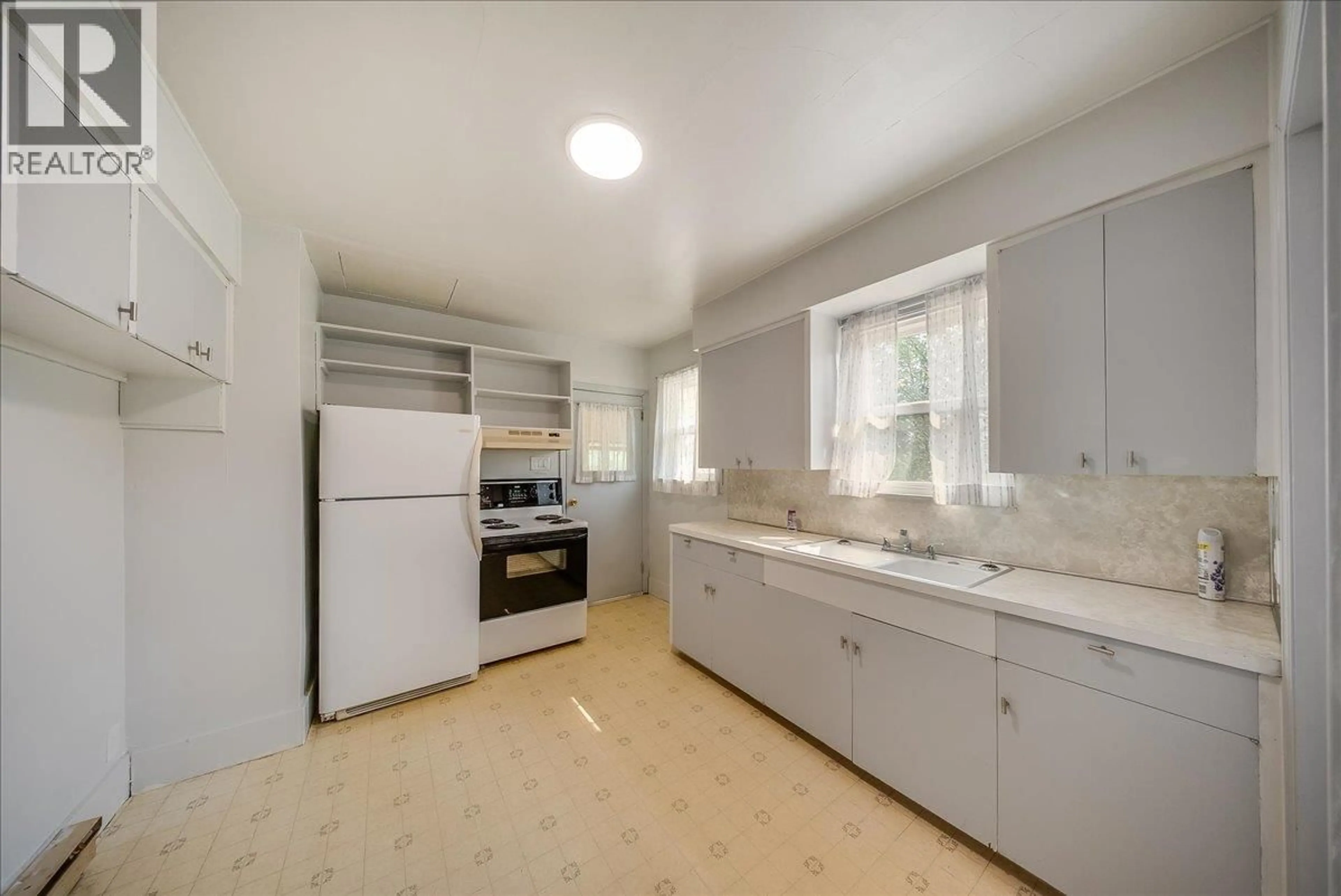 Standard kitchen, unknown for 795 BINNS STREET, Trail British Columbia V1R3G6