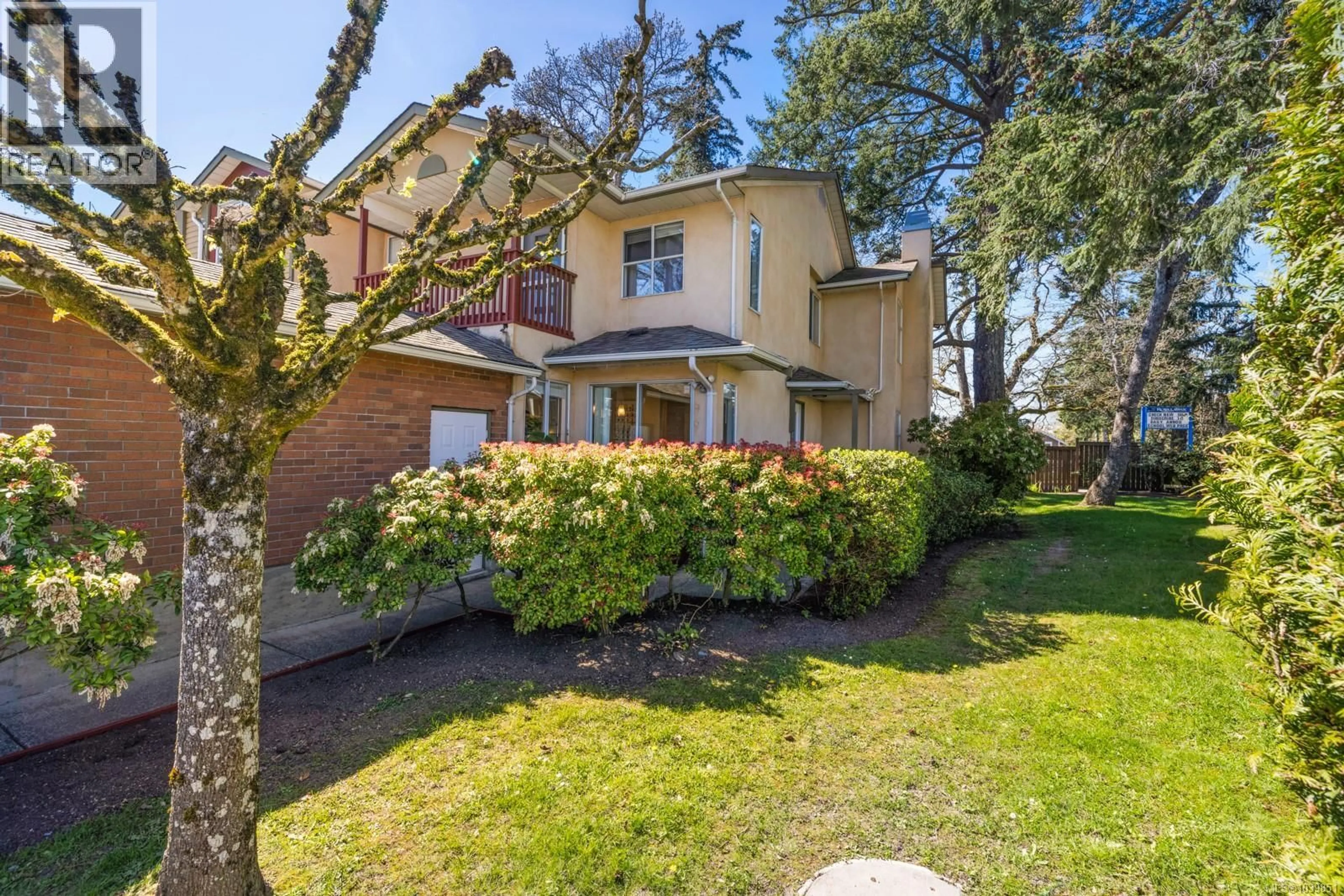 Patio, street for 1 - 4560 WEST SAANICH ROAD, Saanich British Columbia V8Z3G4