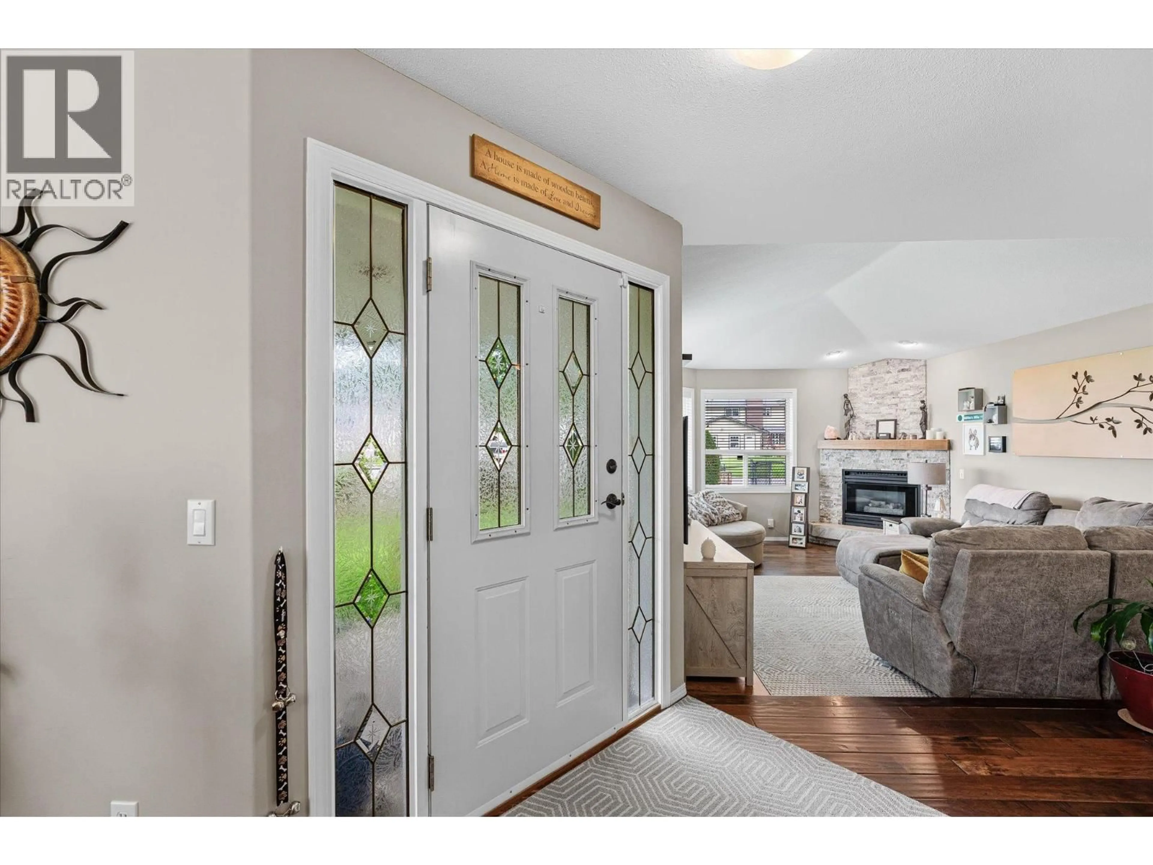 Indoor entryway for 301 FIZET AVENUE, Kelowna British Columbia V1X7P5