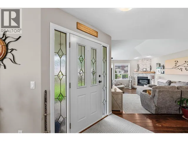 301 FIZET AVENUE, Kelowna 3