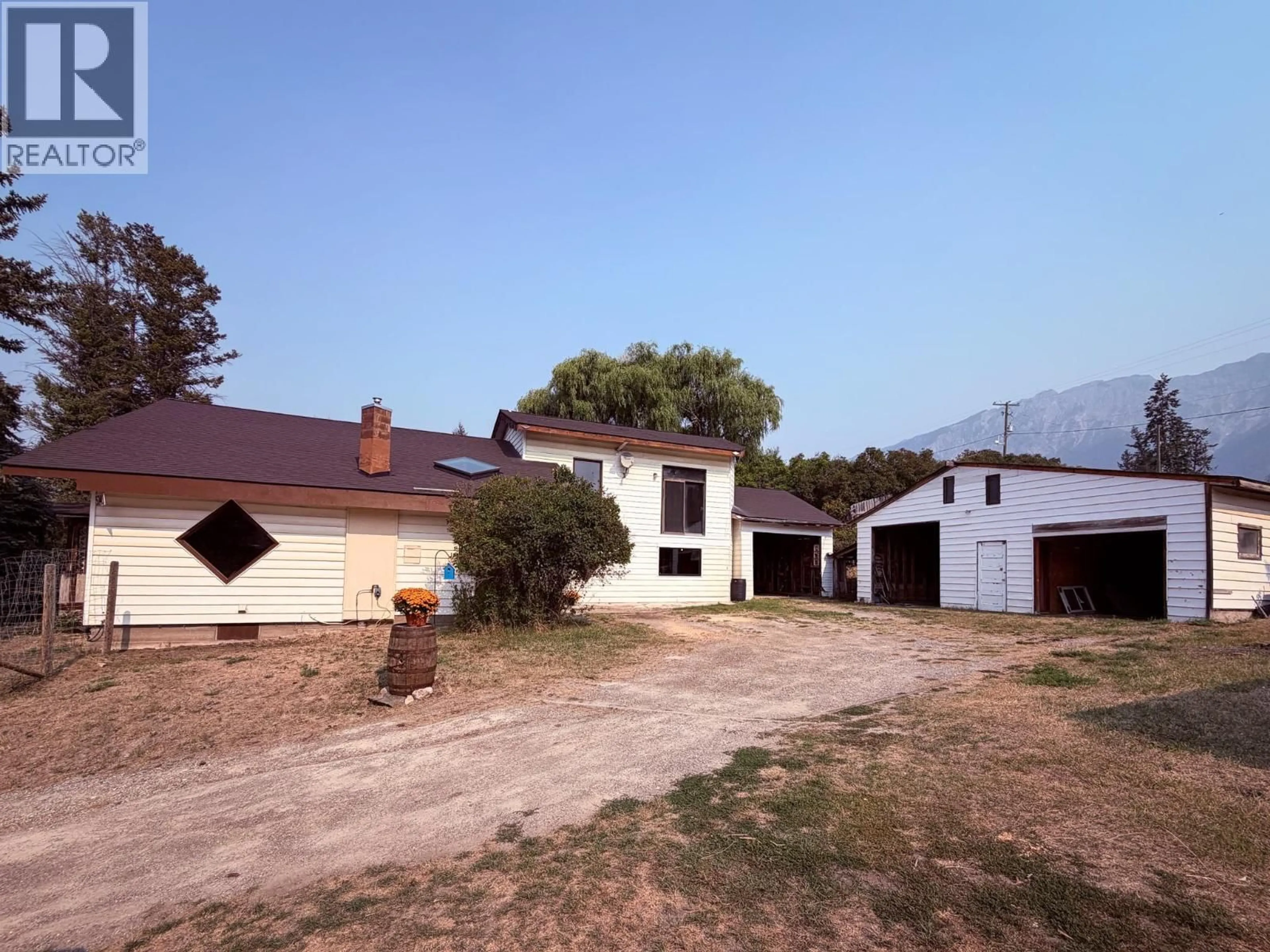 A pic from outside/outdoor area/front of a property/back of a property/a pic from drone, unknown for 5740 95 HIGHWAY, Edgewater British Columbia V0A1E0