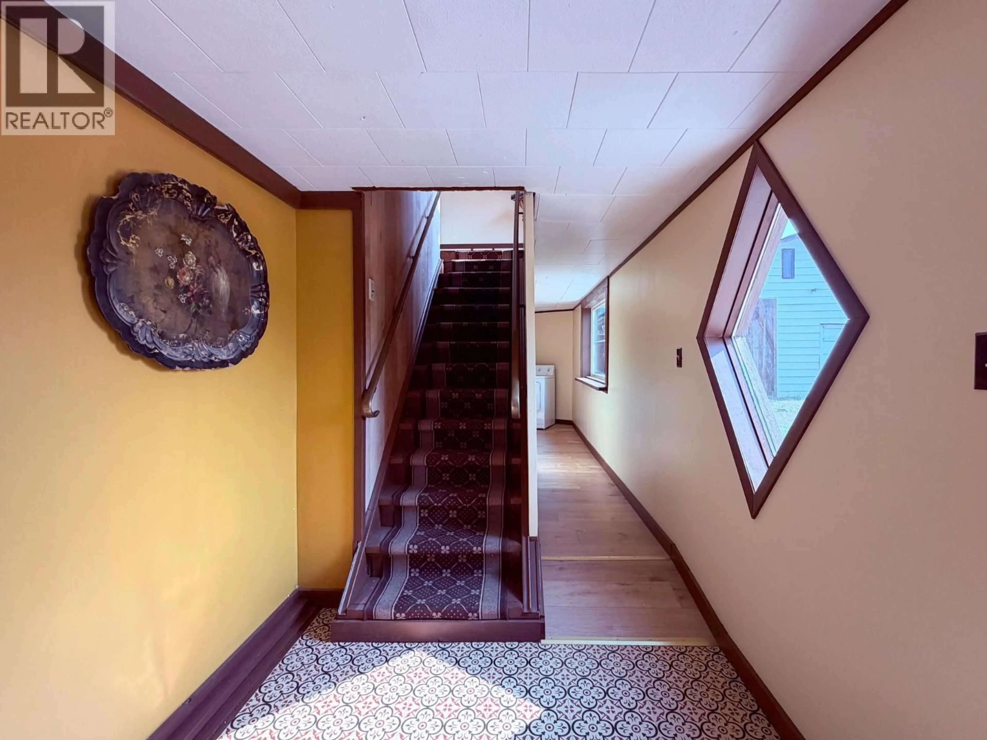 Indoor foyer for 5740 95 HIGHWAY, Edgewater British Columbia V0A1E0