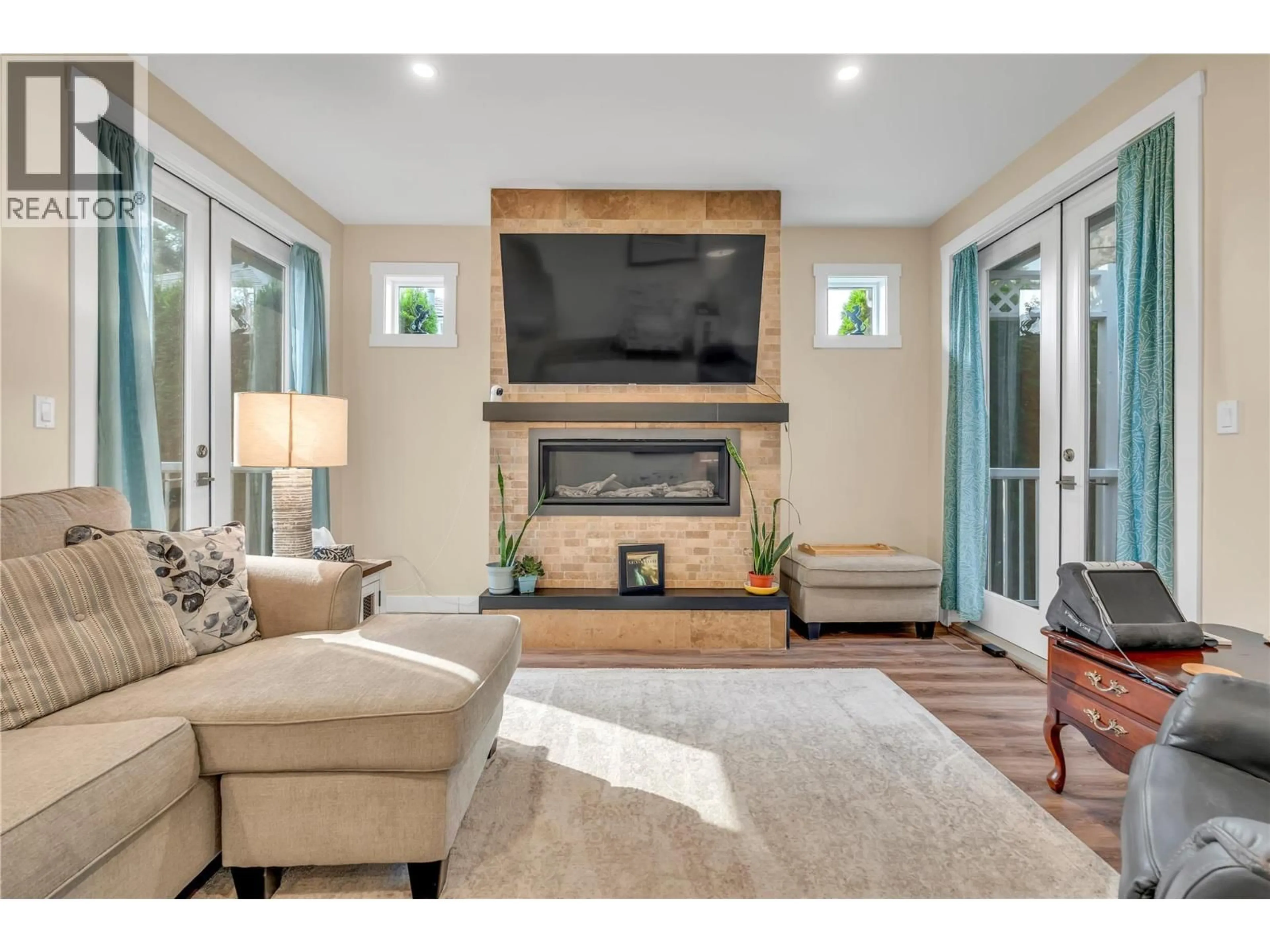 Living room with furniture, unknown for 6753 HILLSIDE PLACE, Oliver British Columbia V0H1T0