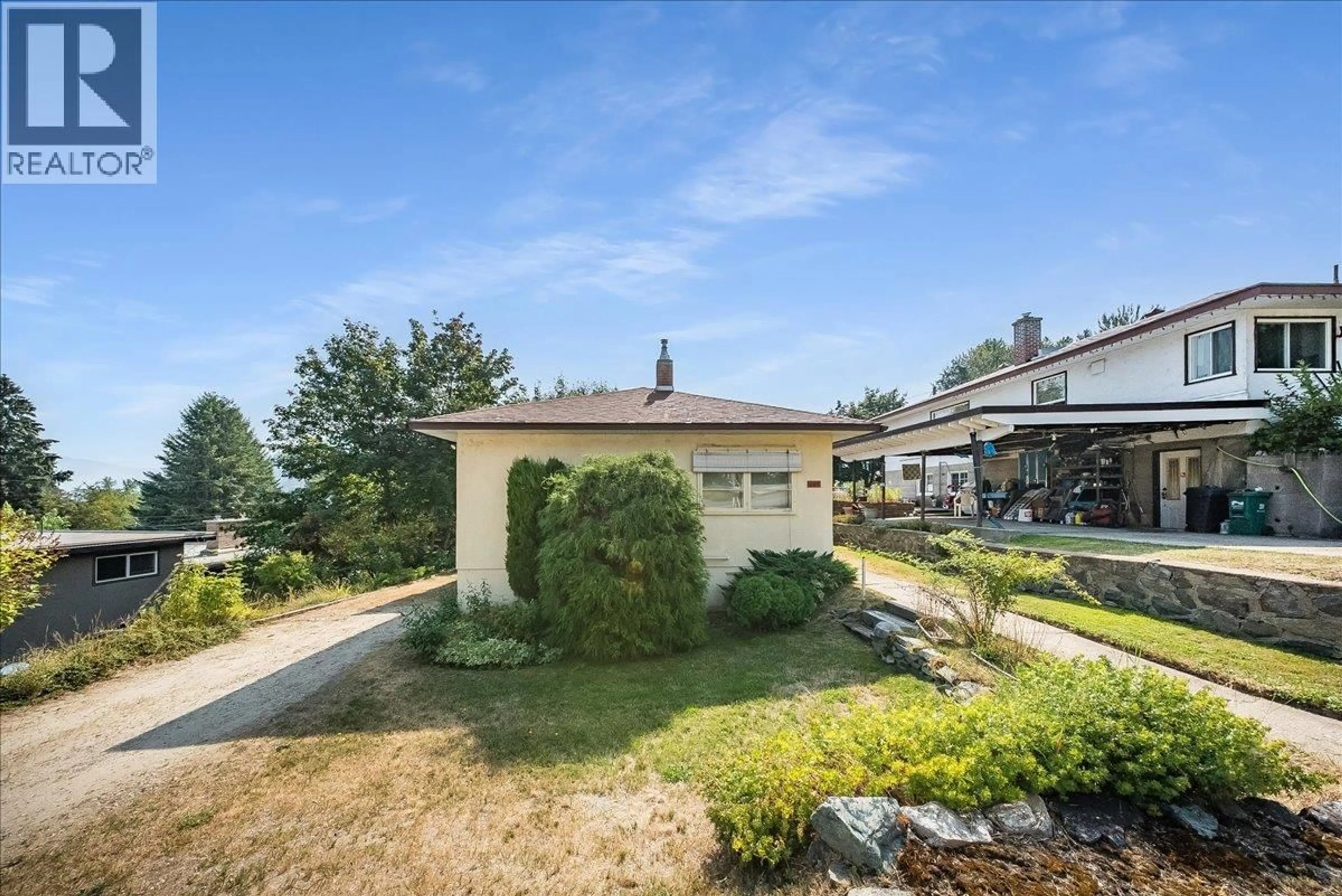 A pic from outside/outdoor area/front of a property/back of a property/a pic from drone, unknown for 664 FORREST DRIVE, Warfield British Columbia V1R2H6