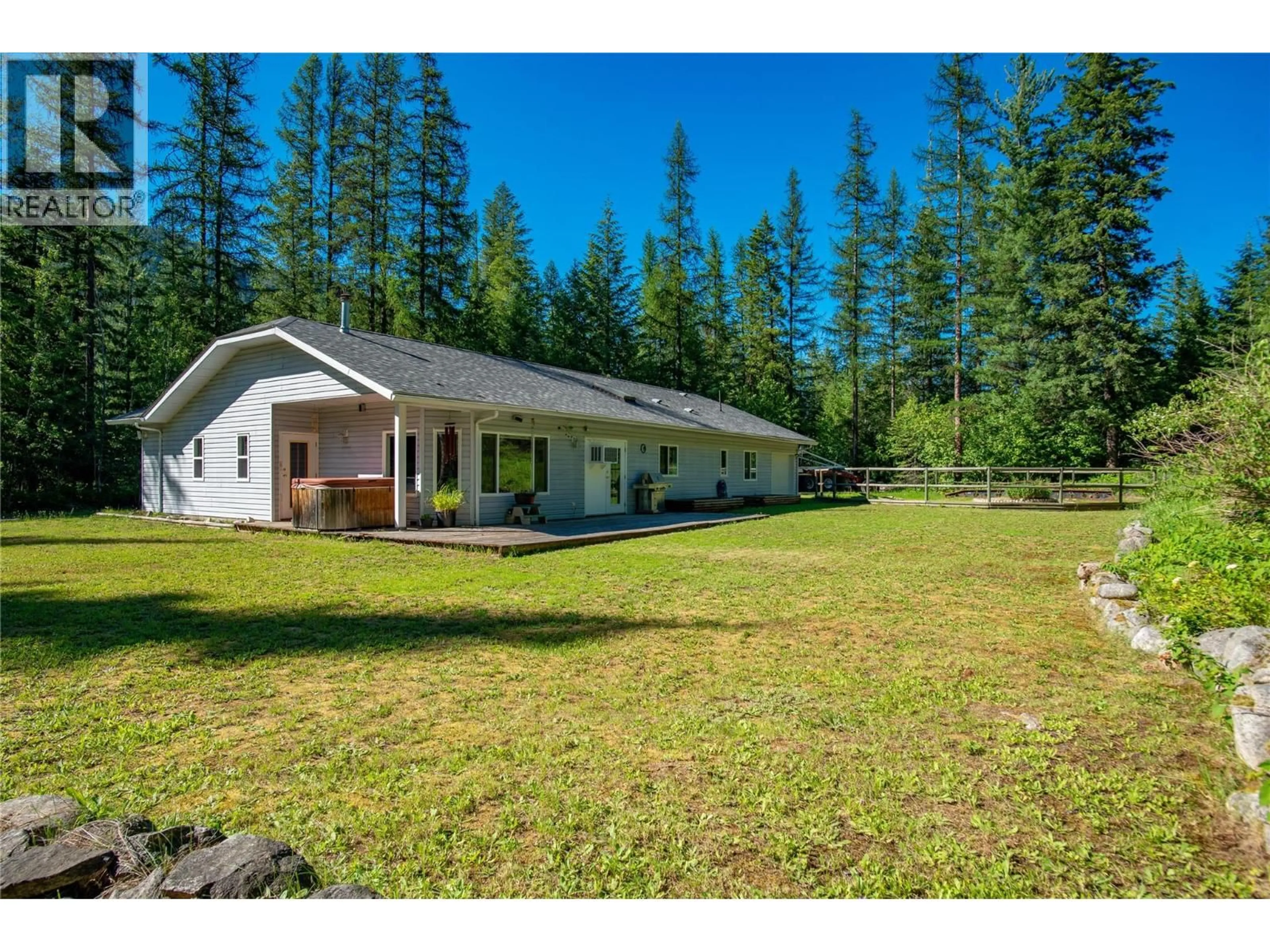 A pic from outside/outdoor area/front of a property/back of a property/a pic from drone, unknown for 2222 JENISA ROAD, Castlegar British Columbia V1N2L8