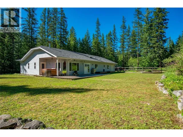 2222 JENISA ROAD, Castlegar