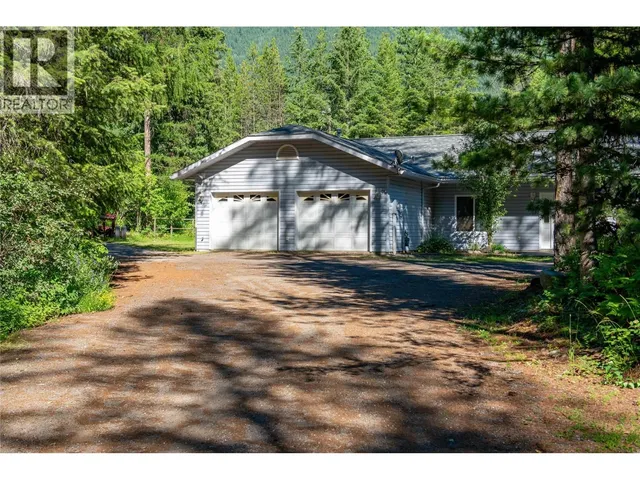 2222 JENISA ROAD, Castlegar 4
