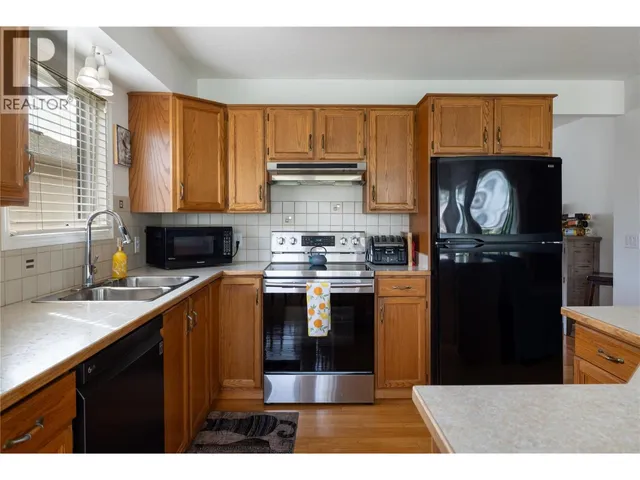 72 - 595 YATES ROAD, Kelowna 2