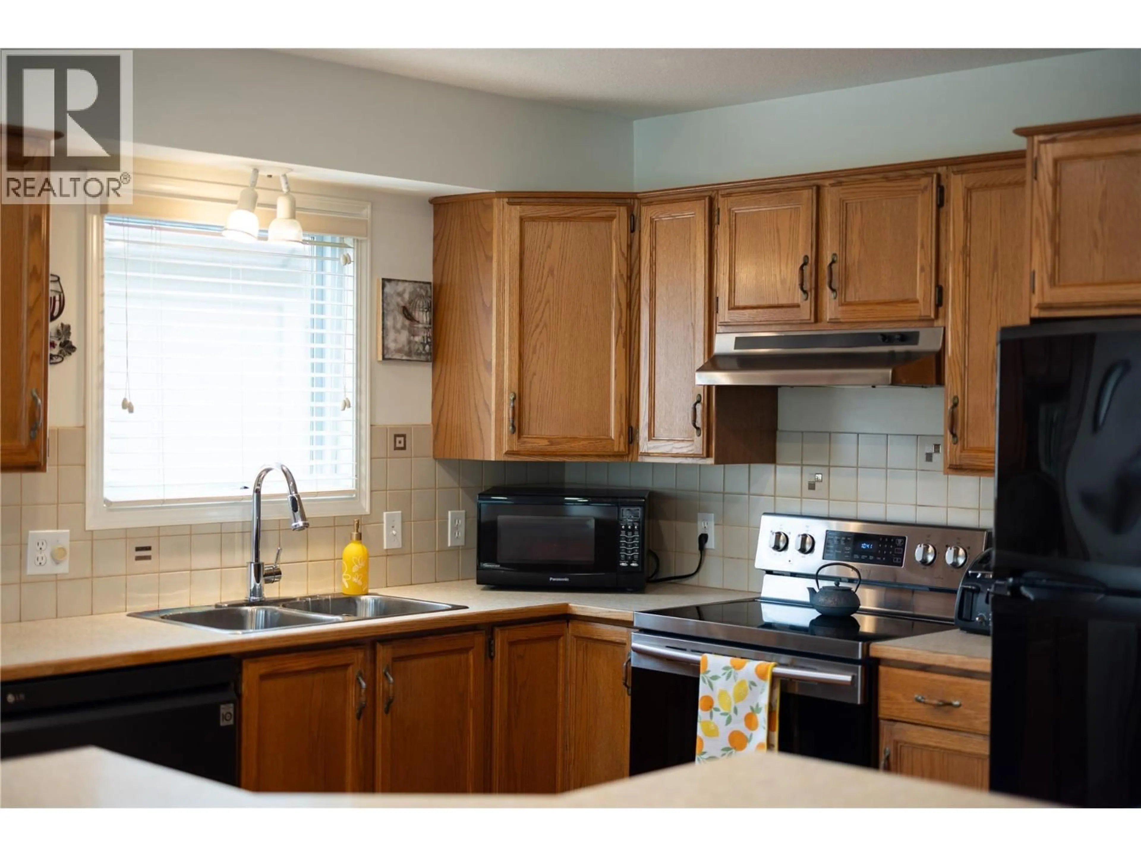 Standard kitchen, unknown for 72 - 595 YATES ROAD, Kelowna British Columbia V1V1P8