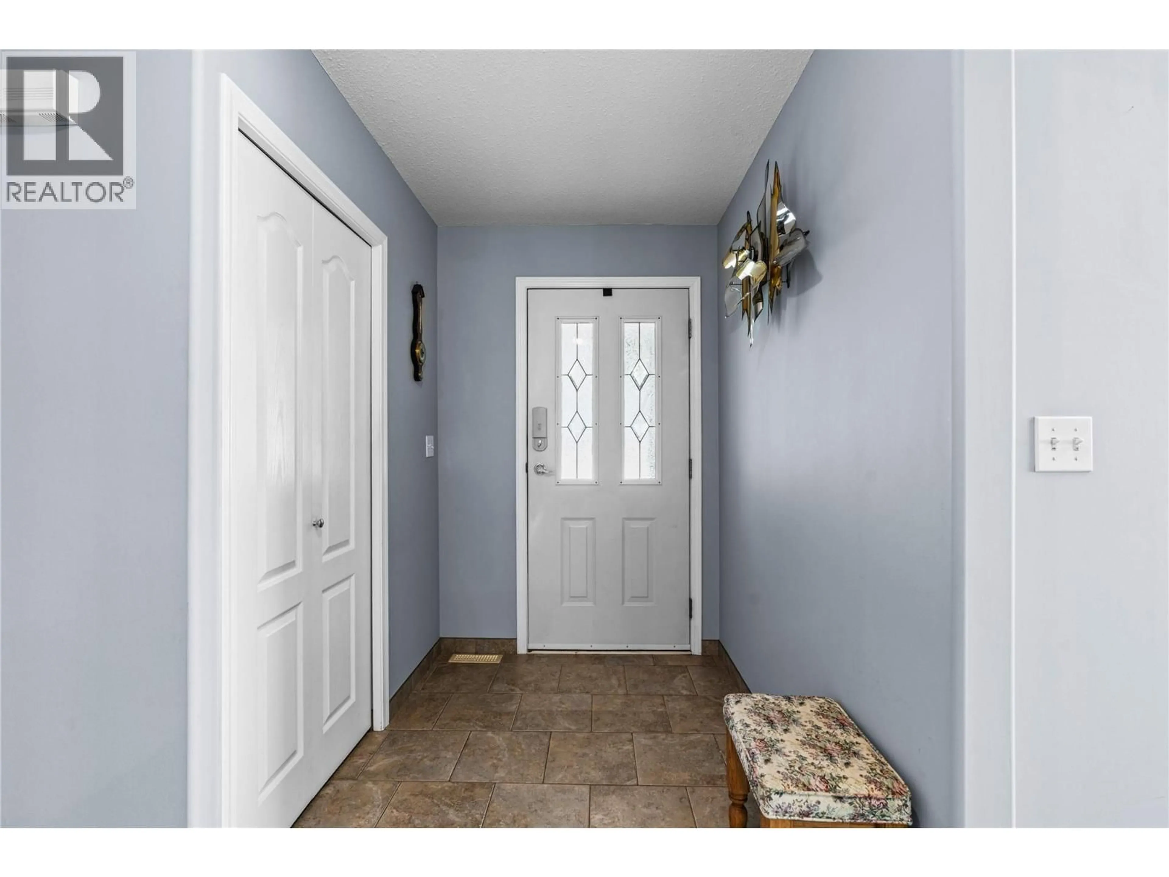 Indoor entryway for 56 - 2675 PINE AVENUE, Lumby British Columbia V0E2G5