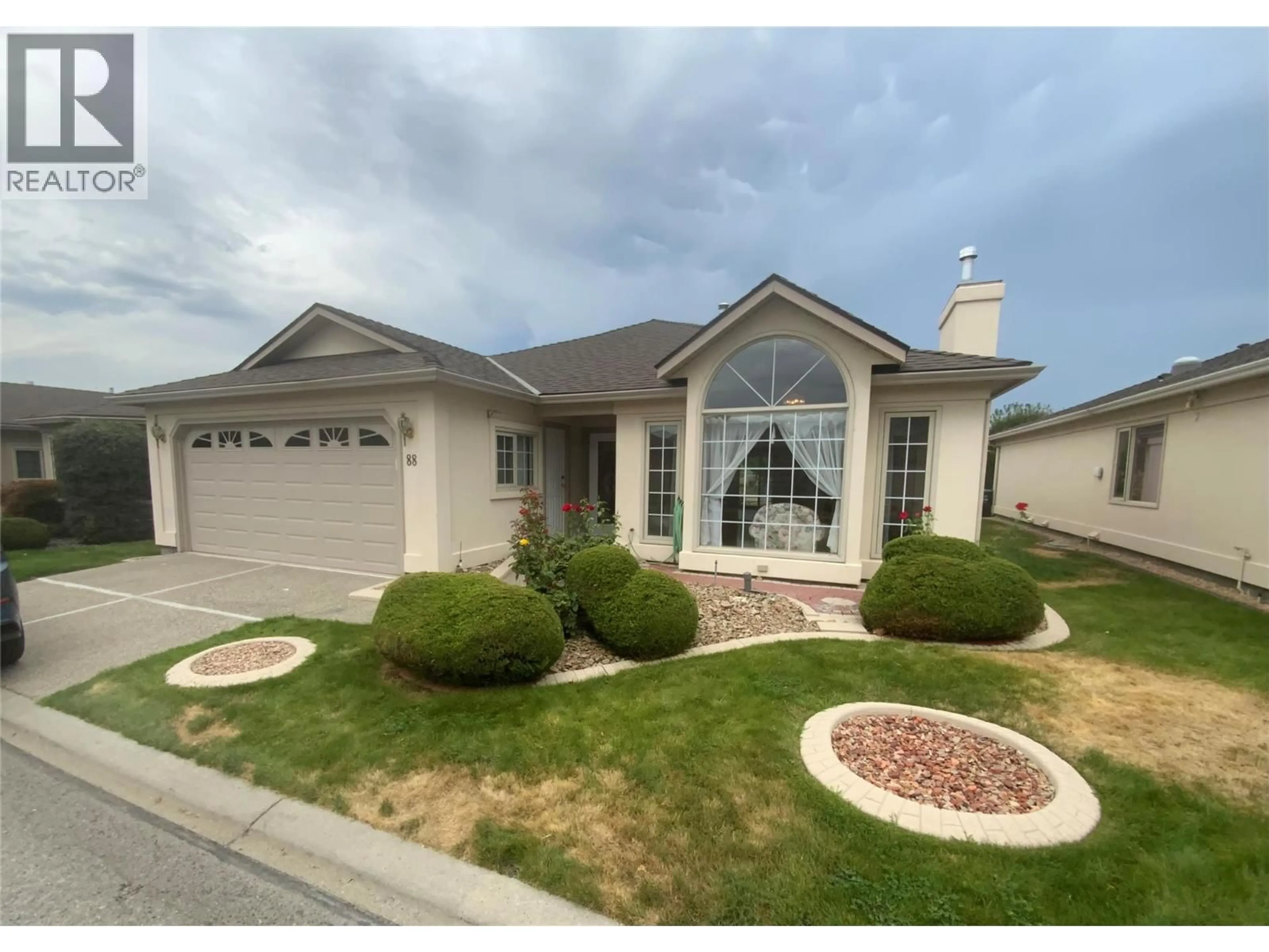 Home with vinyl exterior material, street for 878 - 3333 SOUTH MAIN STREET, Penticton British Columbia V2A8J8
