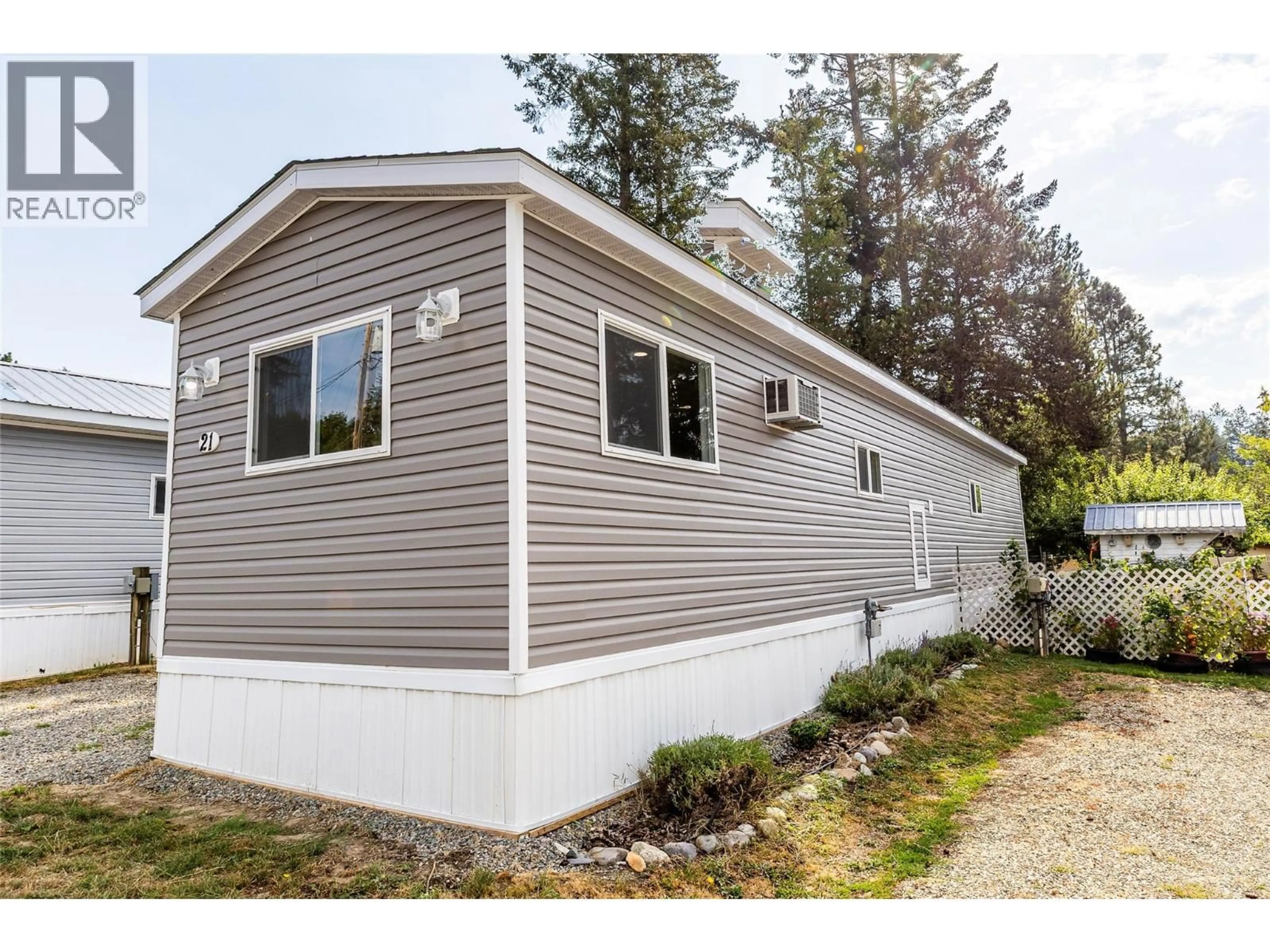 Home with vinyl exterior material, street for 21 - 1421 ERICKSON ROAD, Creston British Columbia V0B1G1