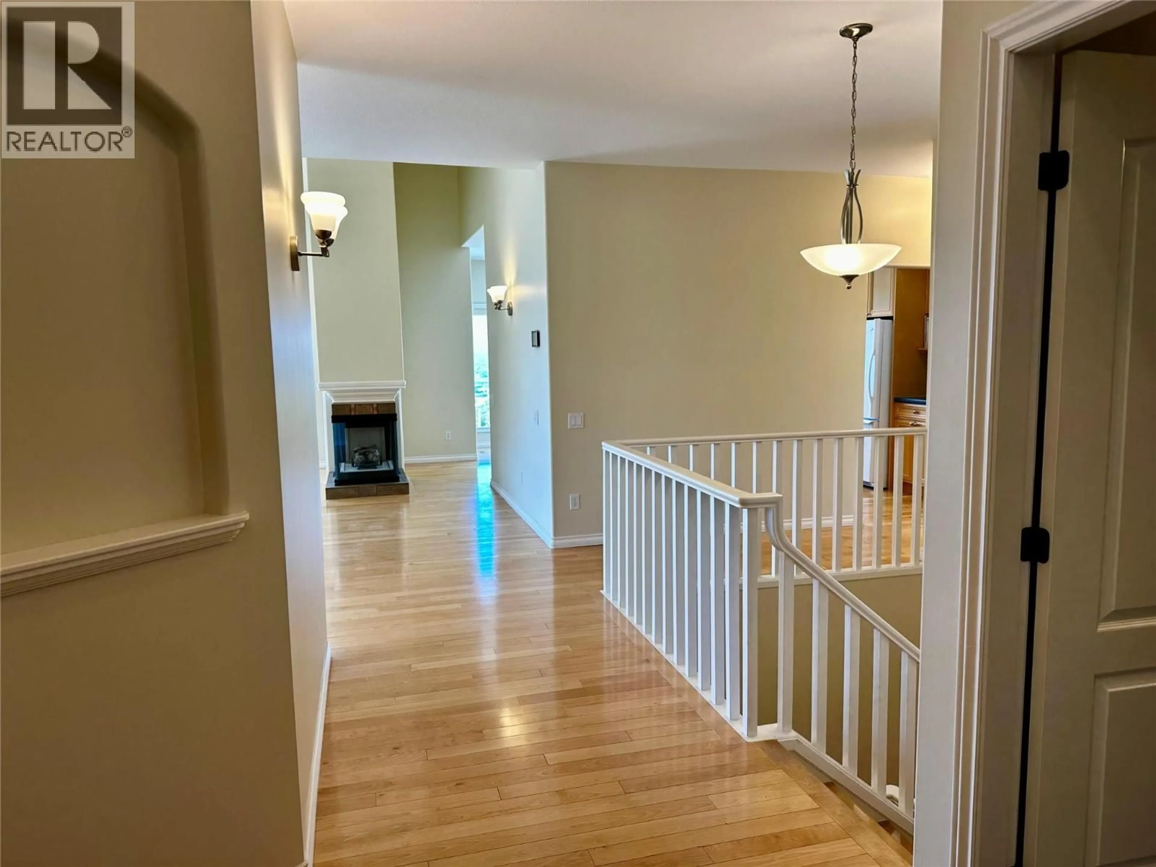 Indoor entryway for 21 - 880 CHRISTINA PLACE, Kelowna British Columbia V1V1S4