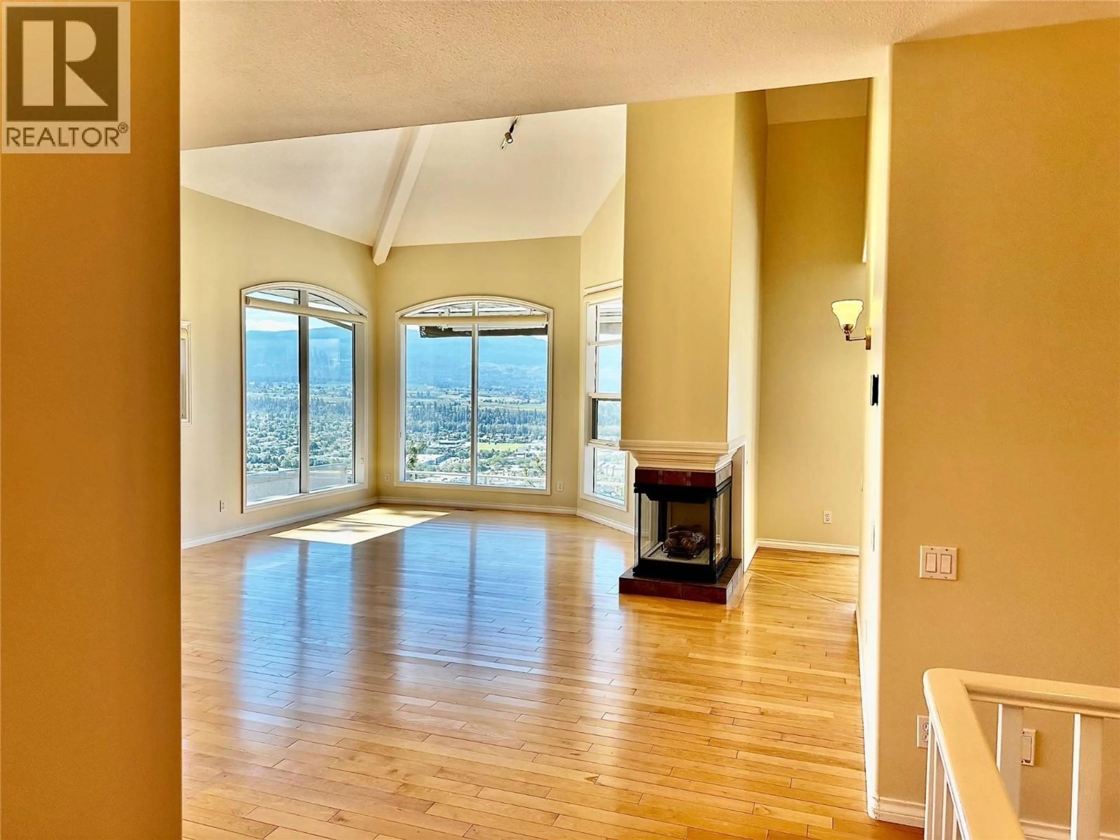 Unknown for 21 - 880 CHRISTINA PLACE, Kelowna British Columbia V1V1S4