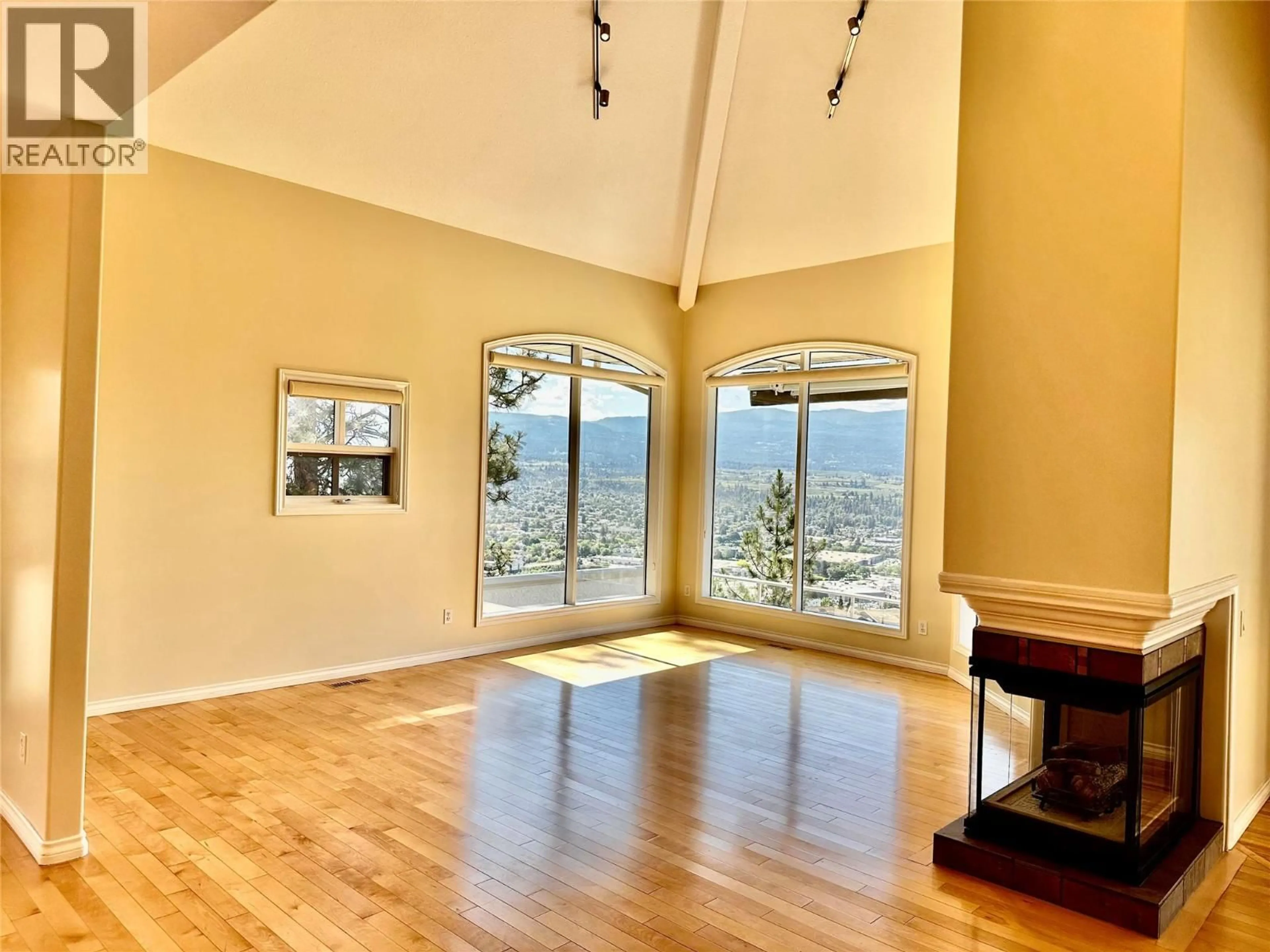 Unknown for 21 - 880 CHRISTINA PLACE, Kelowna British Columbia V1V1S4