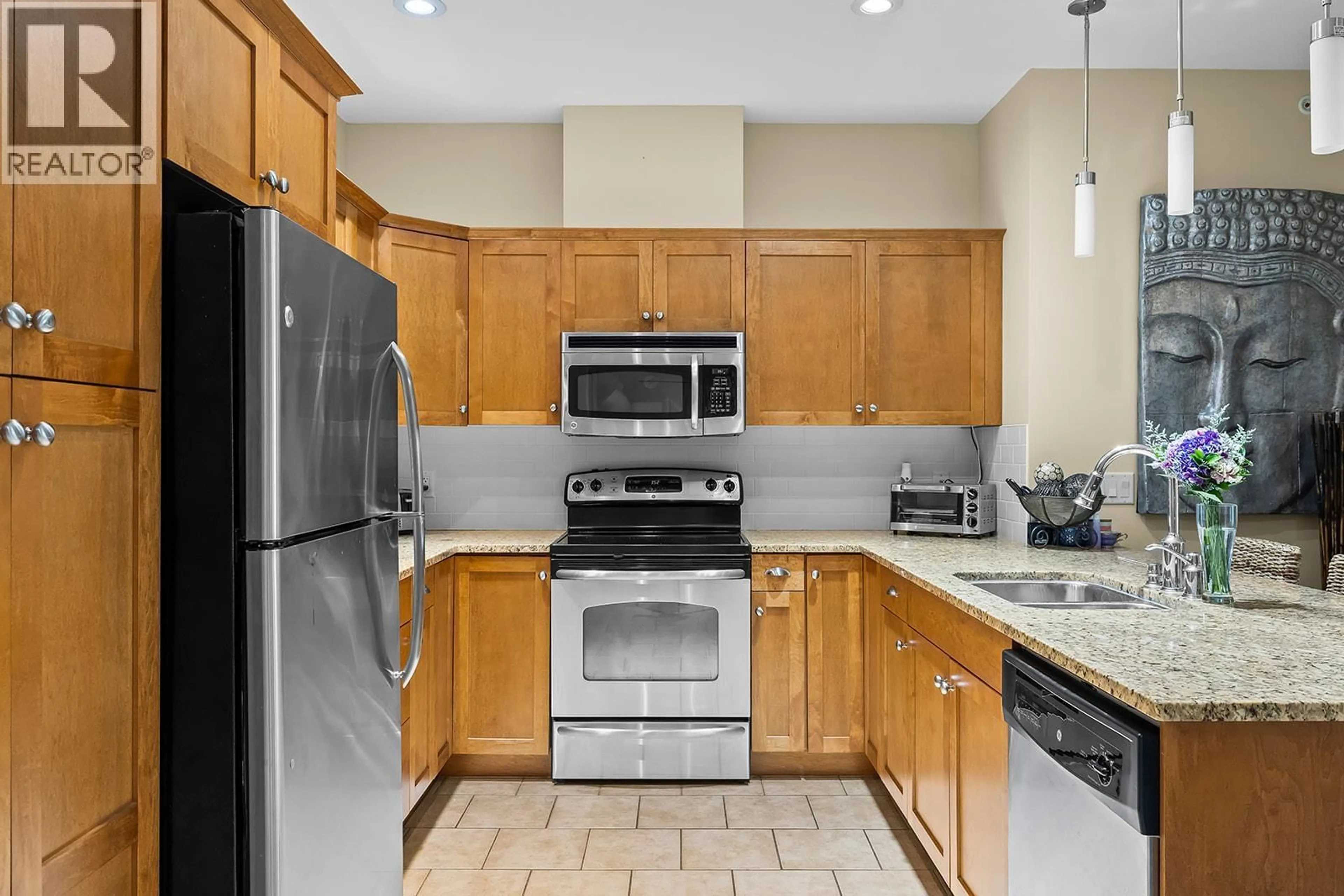 Standard kitchen, ceramic/tile floor for 3307 - 1990 UPPER SUNDANCE DRIVE, West Kelowna British Columbia V4T3E7