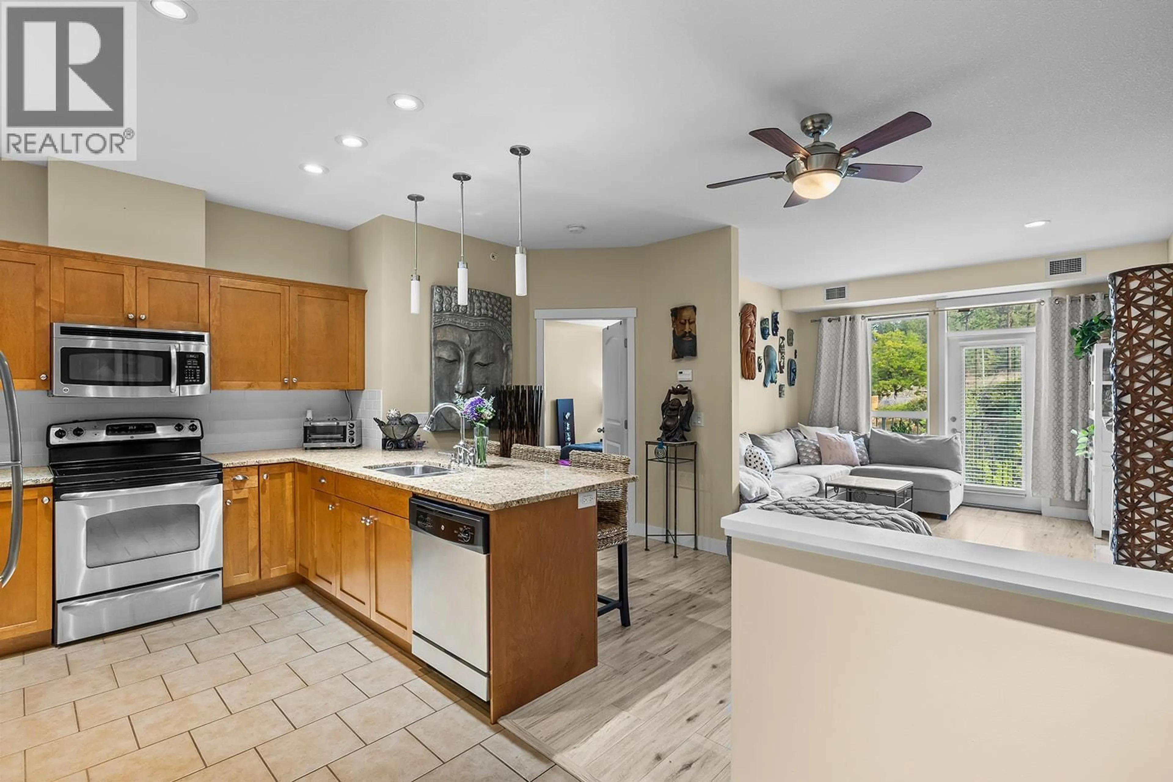 Open concept kitchen, ceramic/tile floor for 3307 - 1990 UPPER SUNDANCE DRIVE, West Kelowna British Columbia V4T3E7