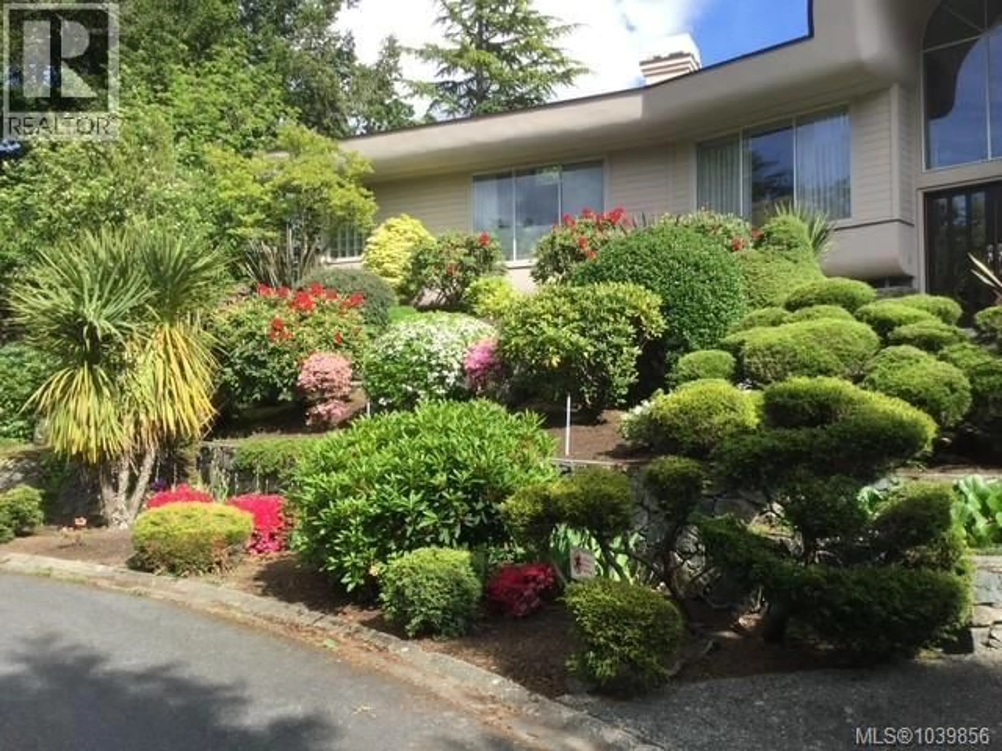 Unknown for 4329 STONEYWOOD LANE, Saanich British Columbia V8X5C7