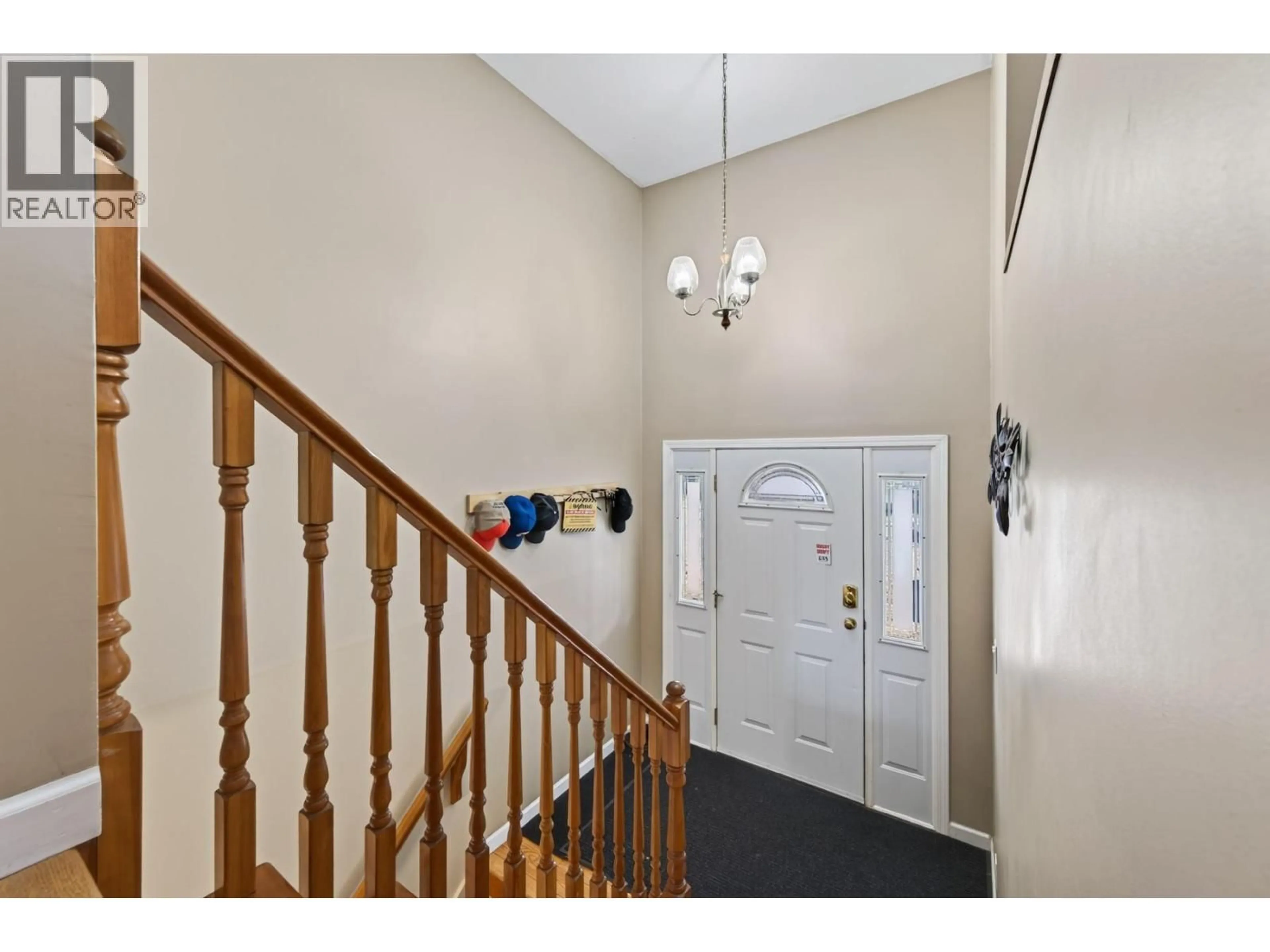 Indoor foyer for 2063 CASTILLOU CRESCENT, Merritt British Columbia V1K1H8
