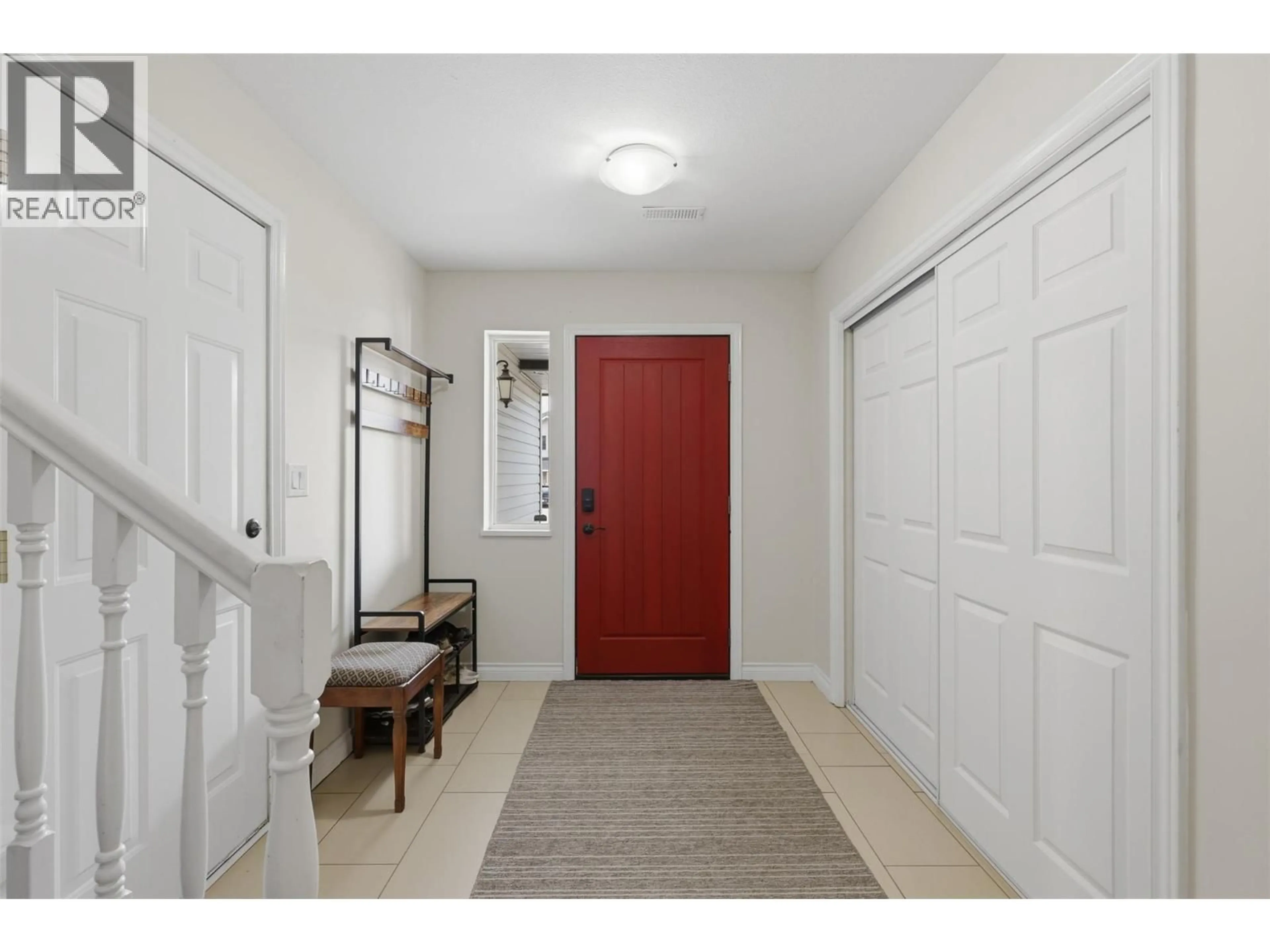 Indoor entryway for 813 REGENT CRESCENT, Kamloops British Columbia V1S1X1