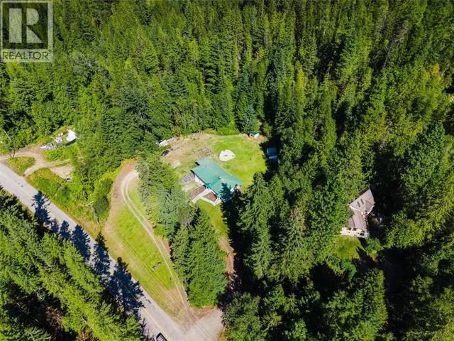 852 RIONDEL ROAD, Riondel 5