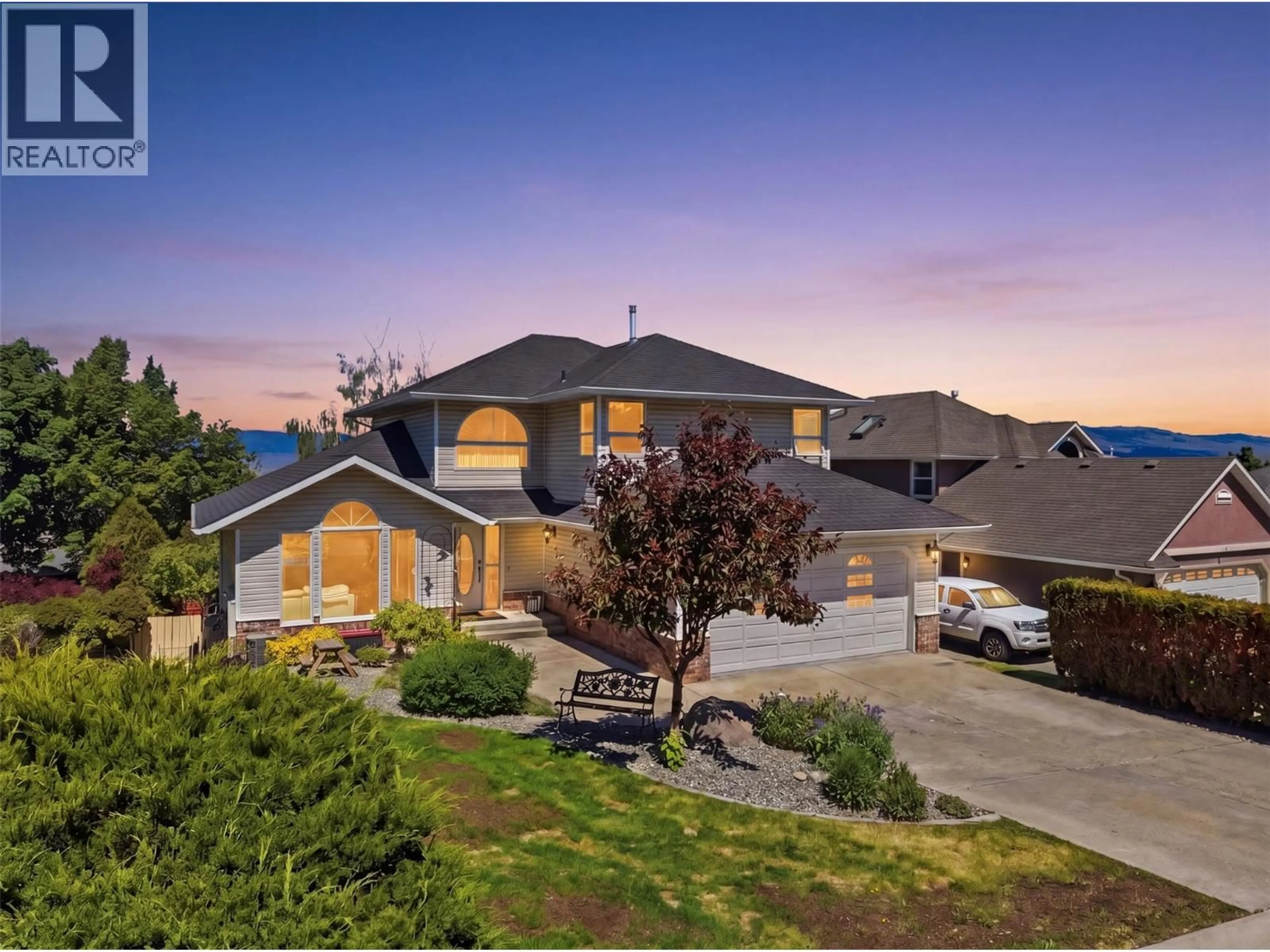 A pic from outside/outdoor area/front of a property/back of a property/a pic from drone, mountain view for 1954 STIRLING DRIVE, Kamloops British Columbia V1S1P9