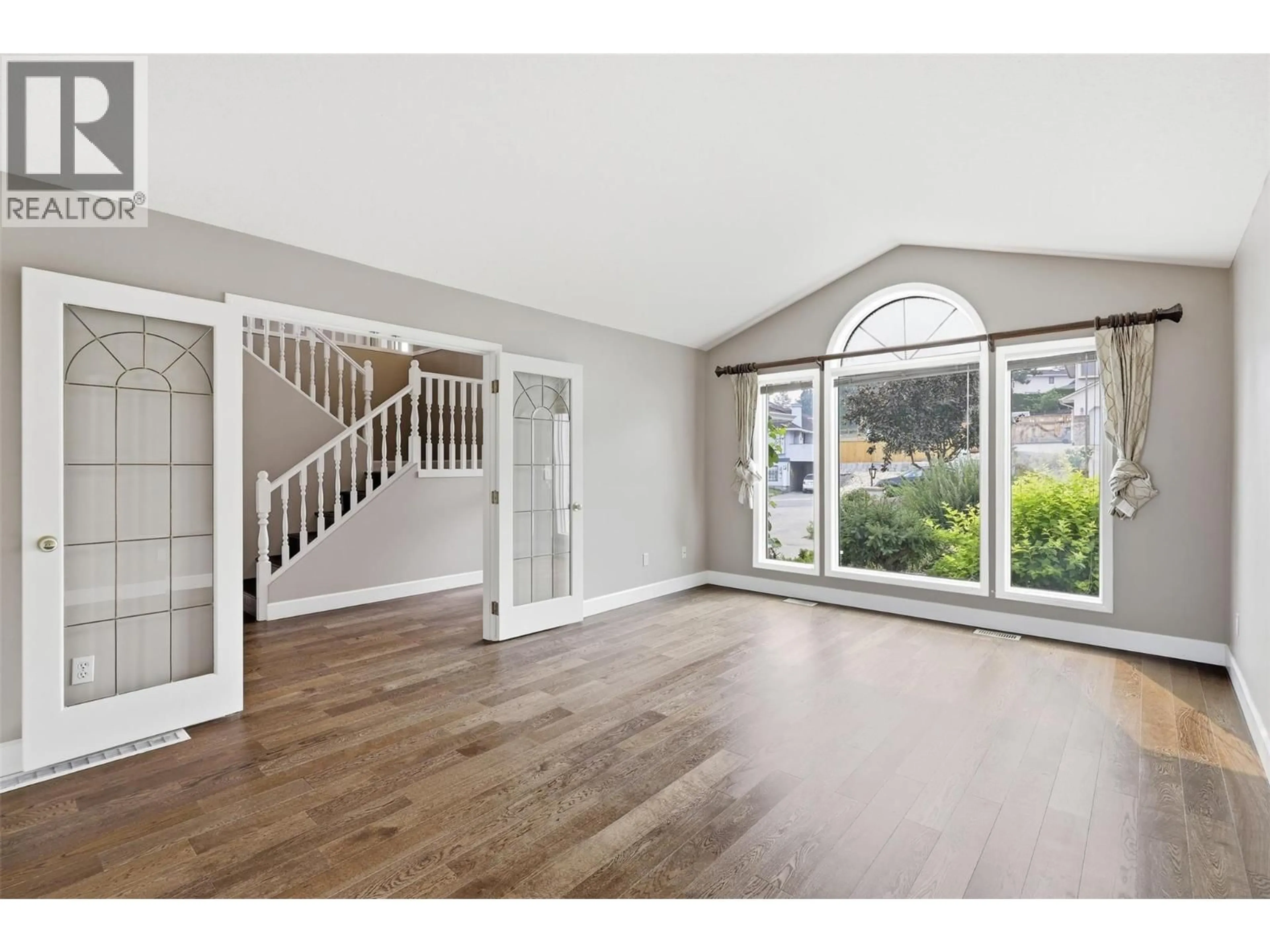 Indoor entryway for 1954 STIRLING DRIVE, Kamloops British Columbia V1S1P9