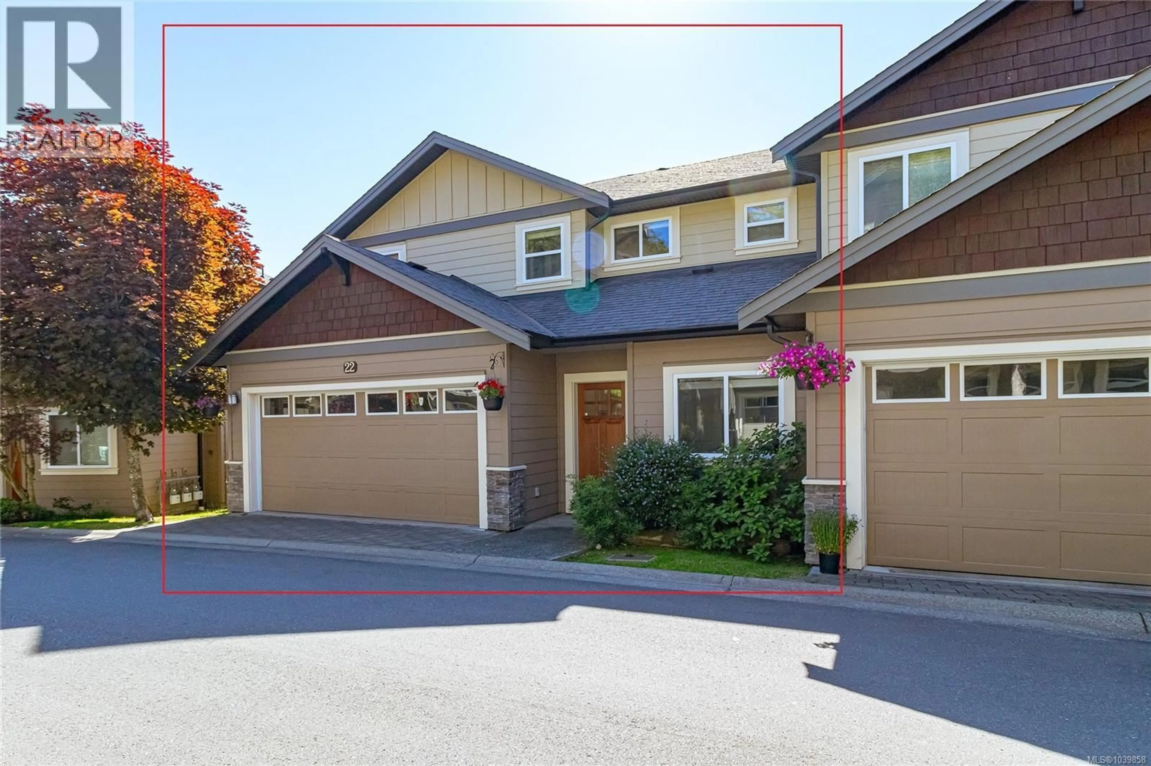 Home with vinyl exterior material, street for 22 - 2319 CHILCO ROAD, View Royal British Columbia V9B0L8