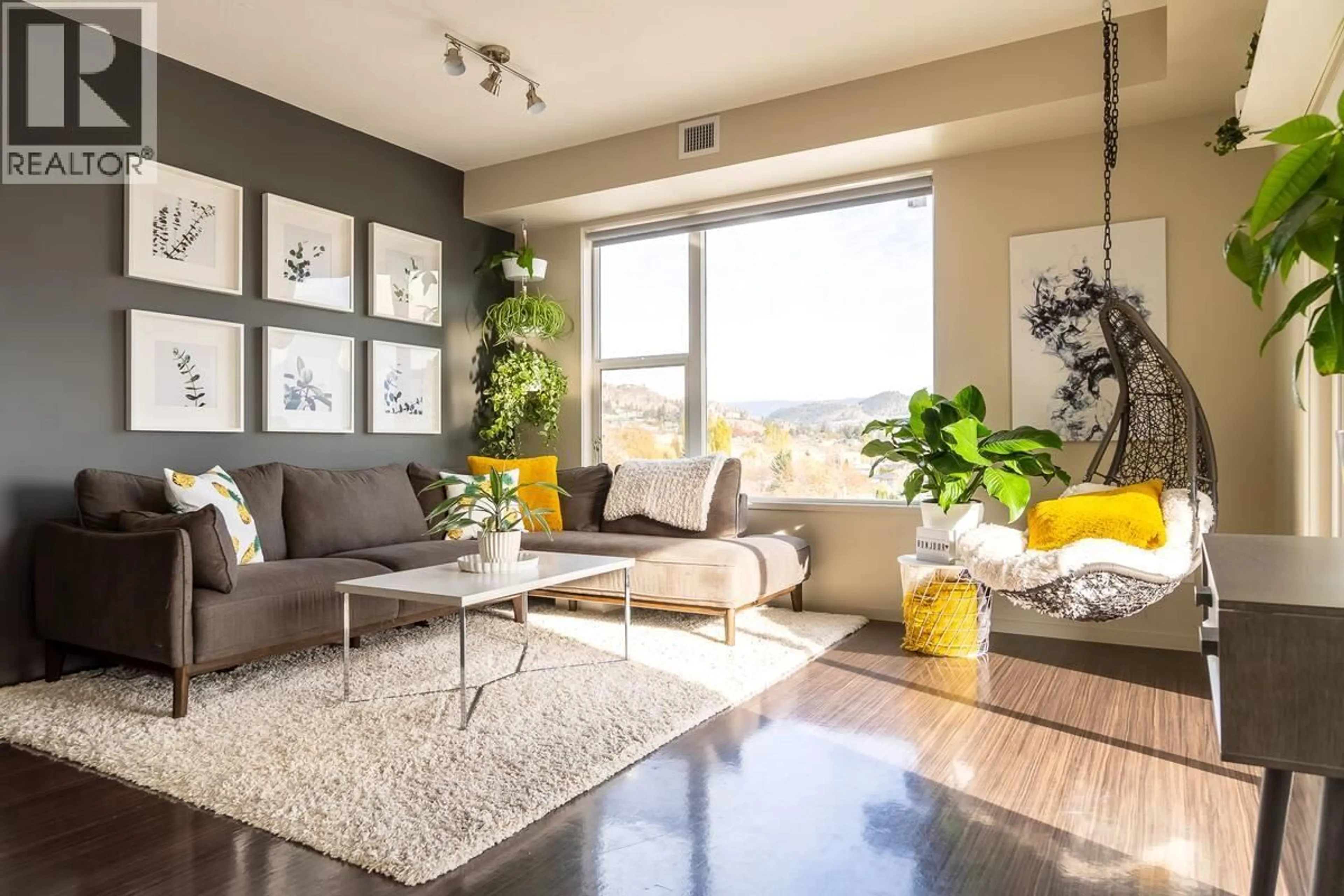 Living room with furniture, unknown for 508 - 1290 ST. PAUL STREET, Kelowna British Columbia V1Y2C9