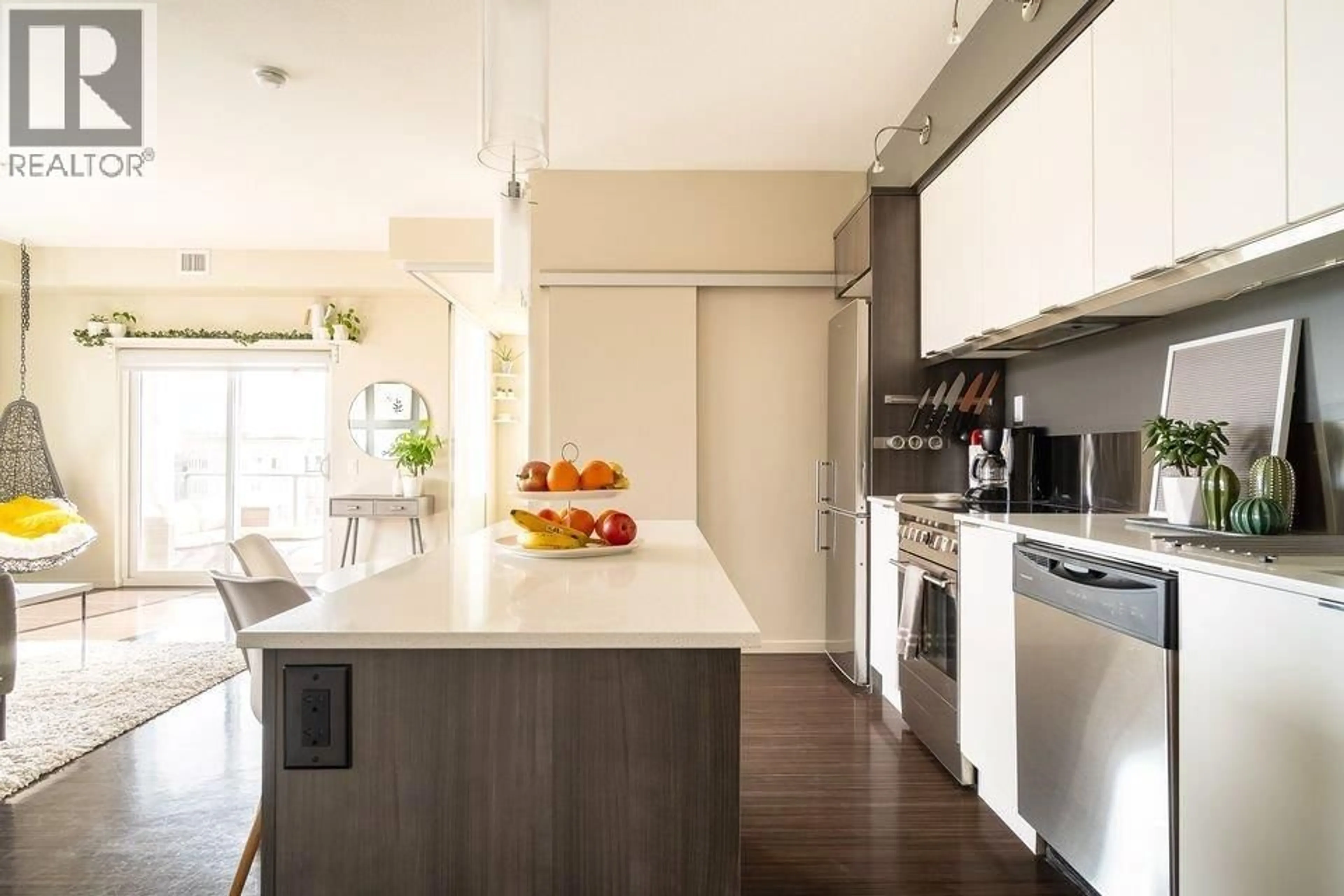 Contemporary kitchen, unknown for 508 - 1290 ST. PAUL STREET, Kelowna British Columbia V1Y2C9